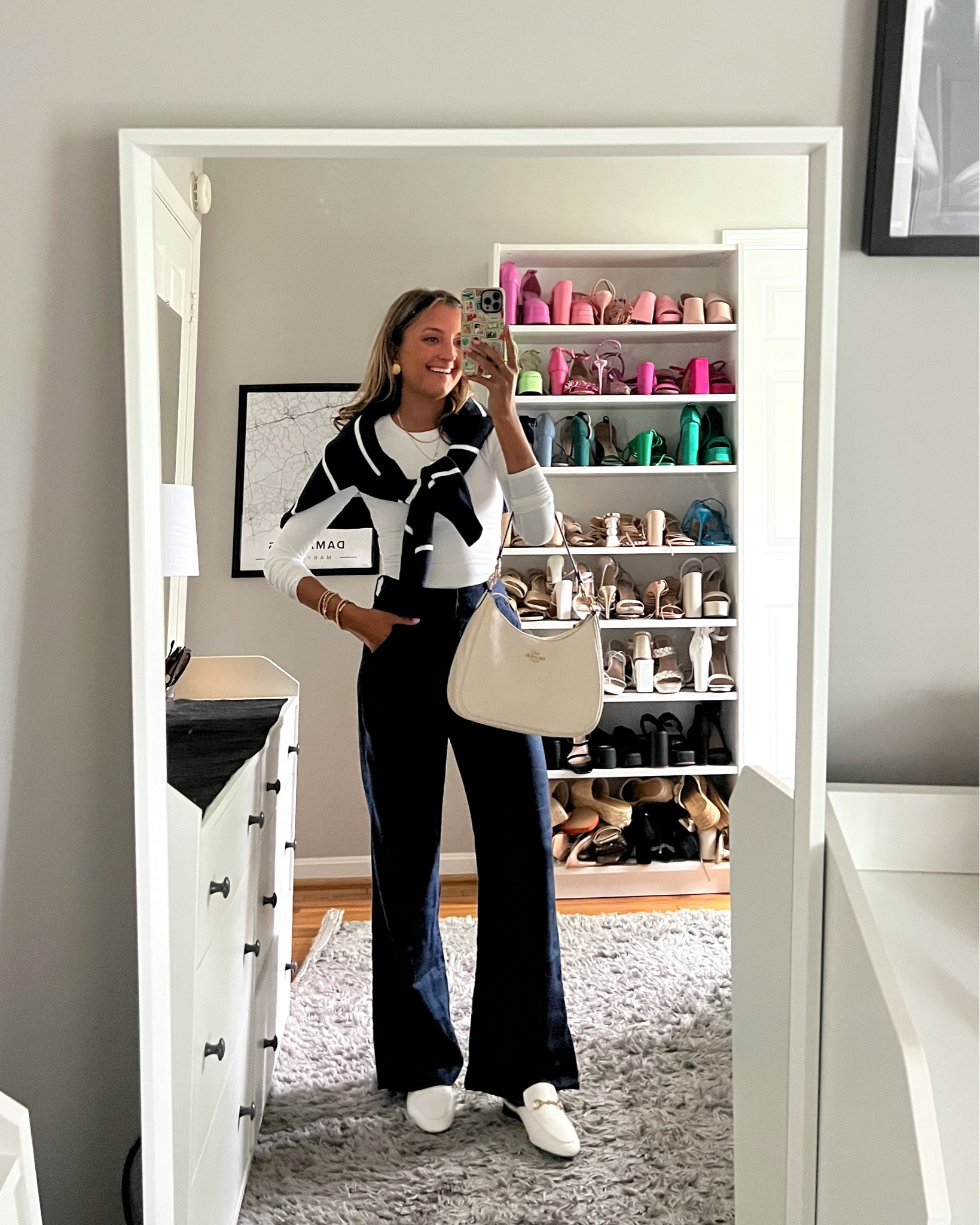 casual everyday outfit for summer to fall transition ✏️ the perfect back to school outfit or work outfit! 

use code HCOMCKENZIE for an extra 20% off Hollister.

sizing:
XS regular tops 
S sweaters 
XS regular pants 
000R jeans 