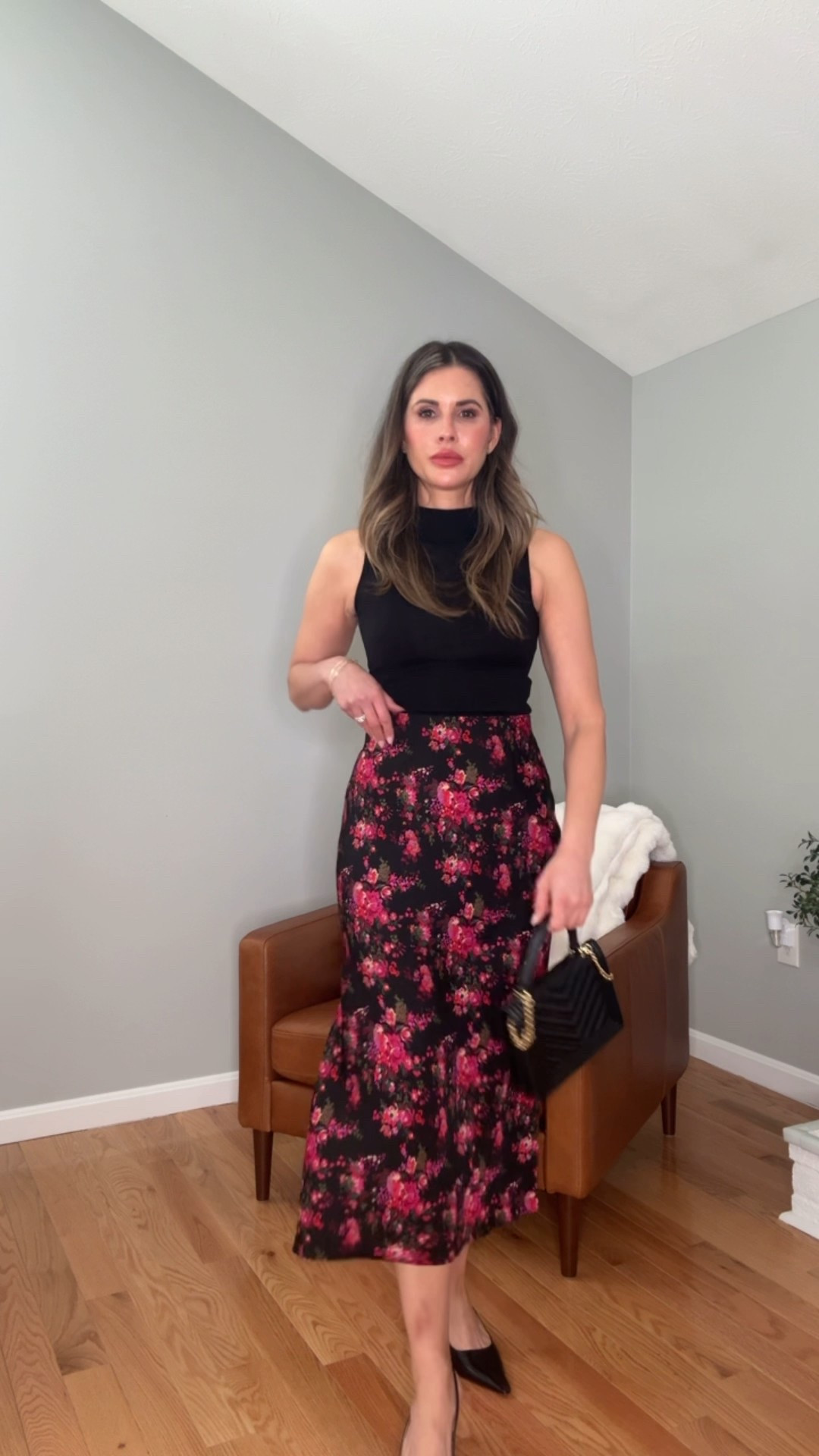 Valentines date night outfit 

Honeylove crossover bra 
Floral silk skirt gap
Mock neck black sleeveless top 
Black sling back shoes

#LTKValentine #LTKgrwm #LTKOver40