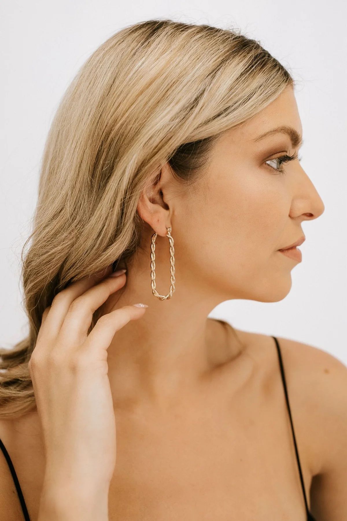 Fresh Twist Hoop Earrings - Gold | THELIFESTYLEDCO