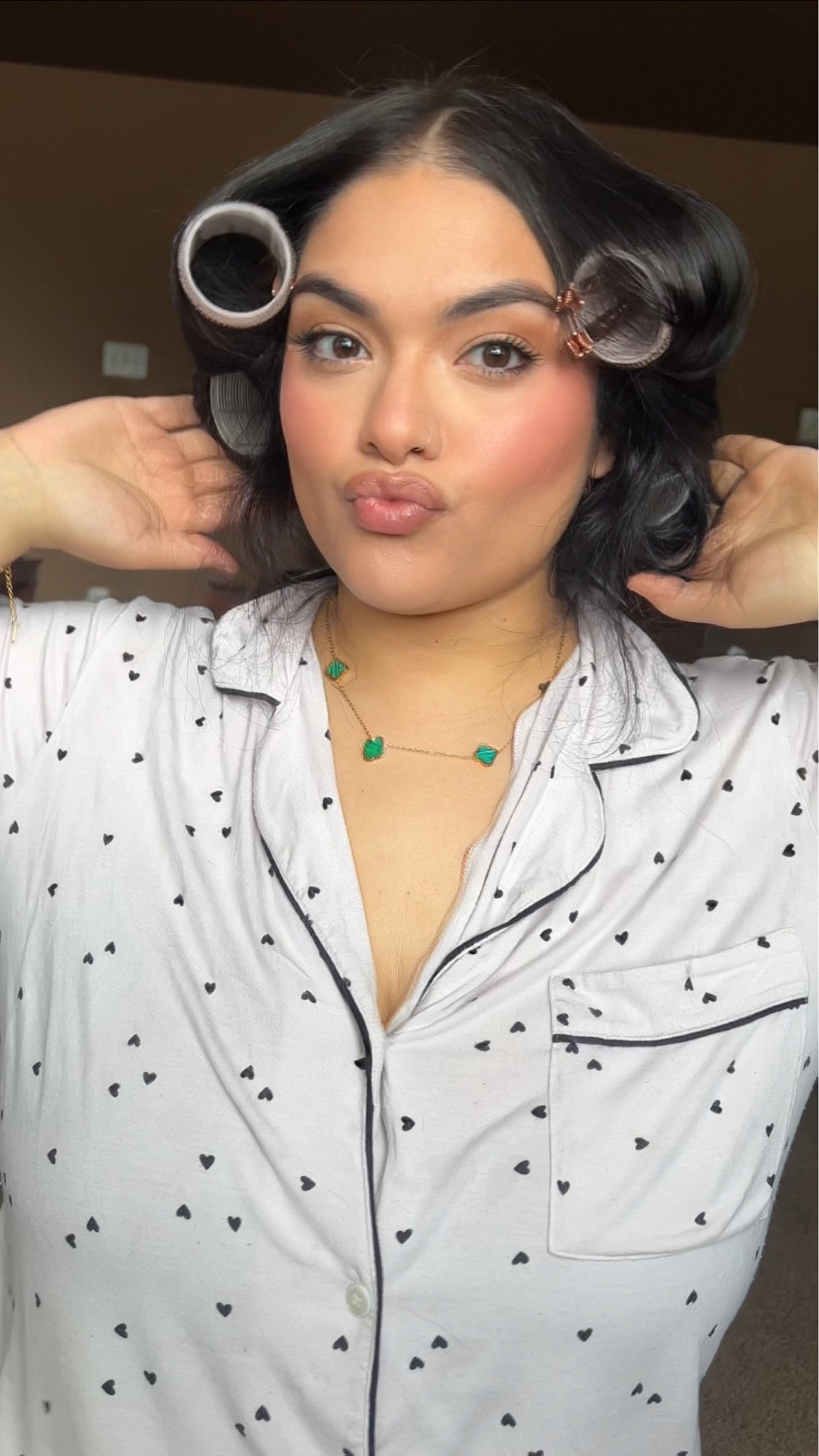 I call this.. the lazy girl blowout 💁🏻‍♀️
@bombayhair 3-in-1 Thermal Round Brush heats up QUICK to save you time when you’re on go! Check out all the things I used to create this effortless look on my LTK! Link in bio as alwayssss 💕

Things I used ⤵️
1. 3-in-1 Thermal Round Brush
2. Velcro Rollers Set
3. Styling Hair Clips 
4. Teasing and Sectioning Comb 

#ad 
@shop.ltk #liketkit