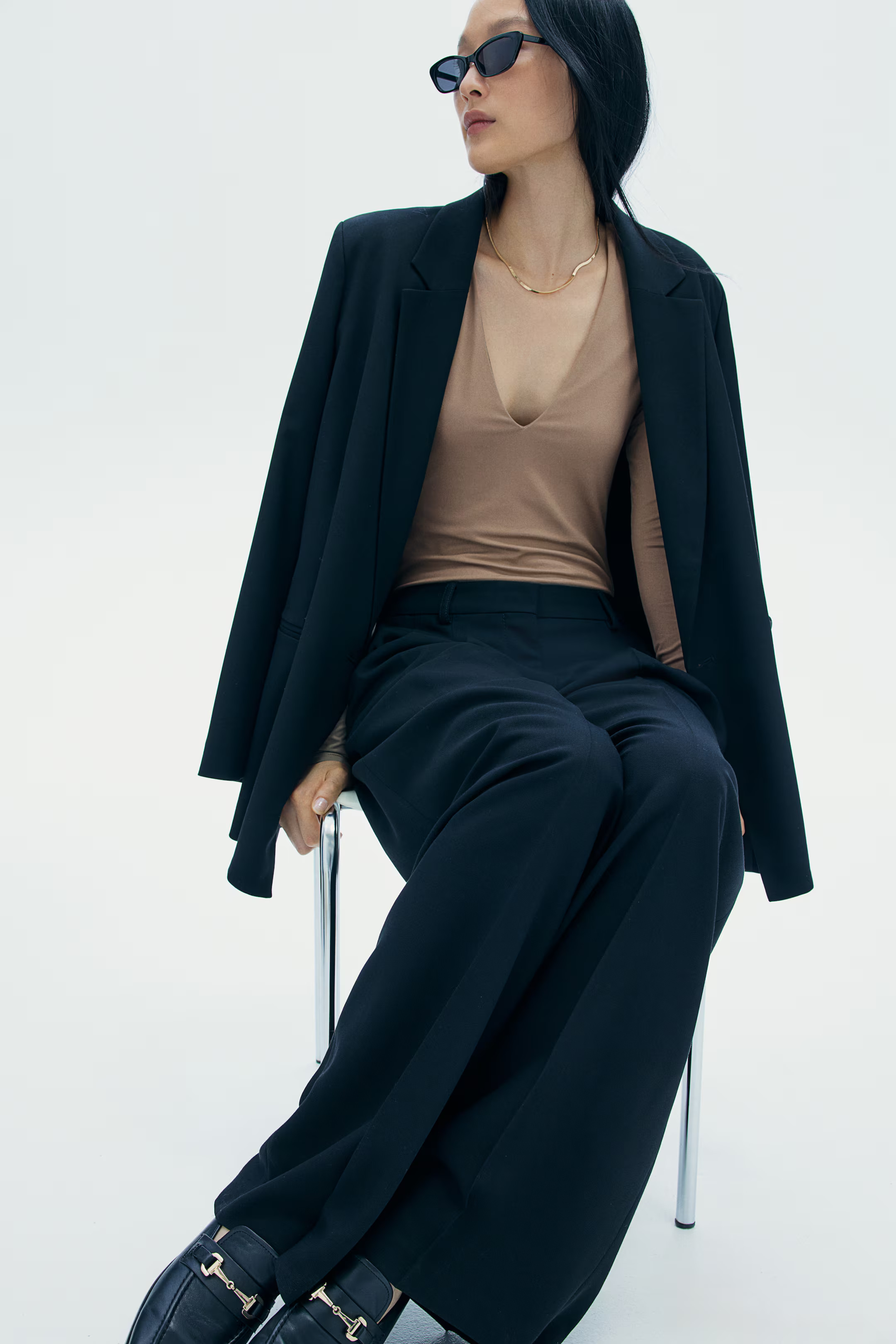 V-neck bodysuit | H&M (UK, MY, IN, SG, PH, TW, HK)