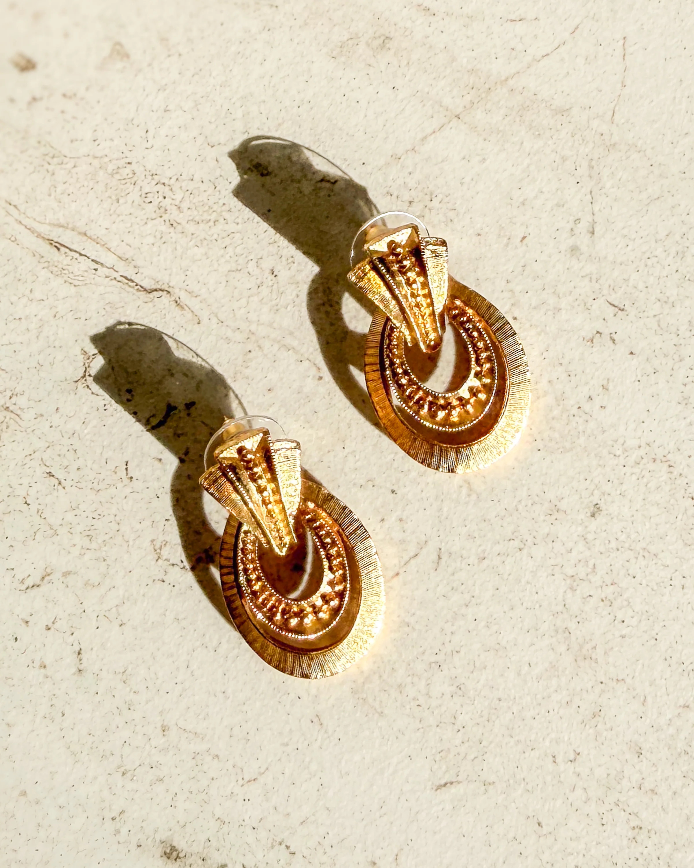 Vintage Signed Gold Tone Oval Knocker Clip On Earrings | Care Tucker