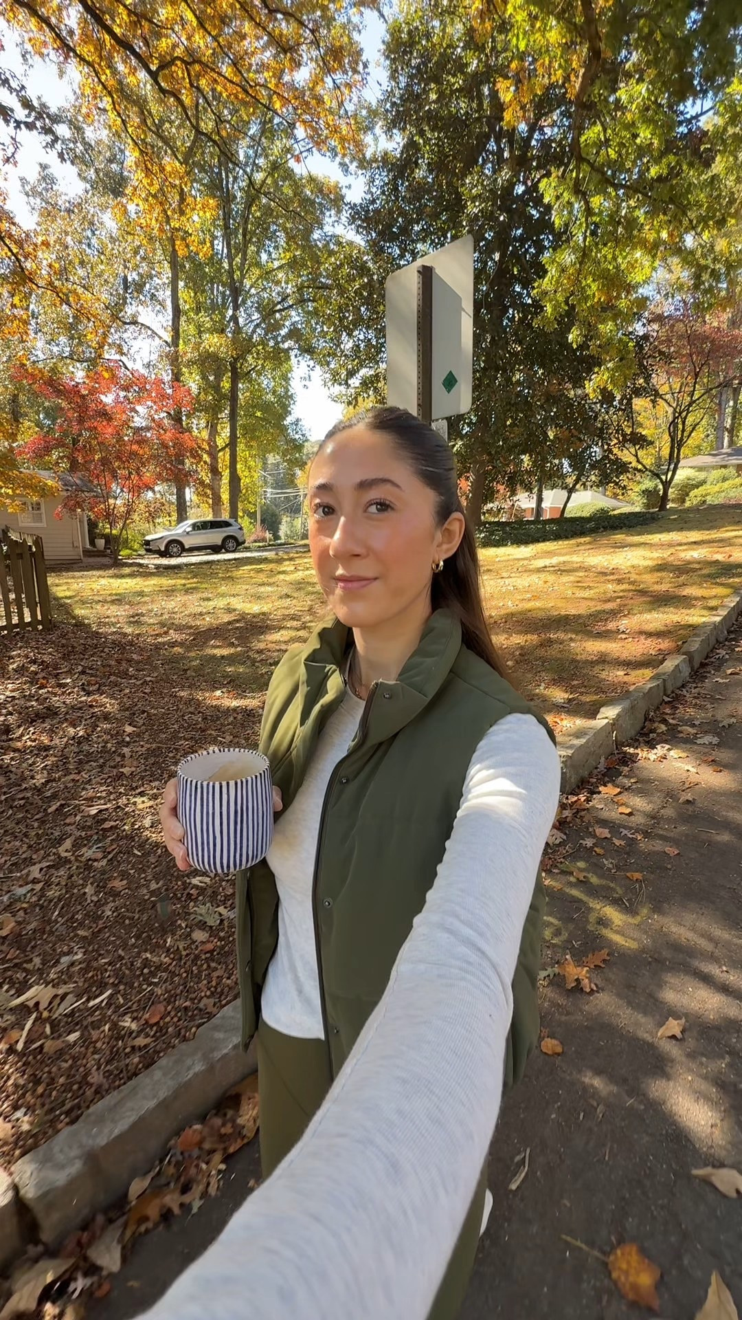 Hot girl walks in OFFLINE By @Aerie are essential. You can catch me wearing these cozy and comfortable activewear pieces all season <3 #GoingOFFLINE #AeriePartner #Ad #FallActivewear #AerieREAL