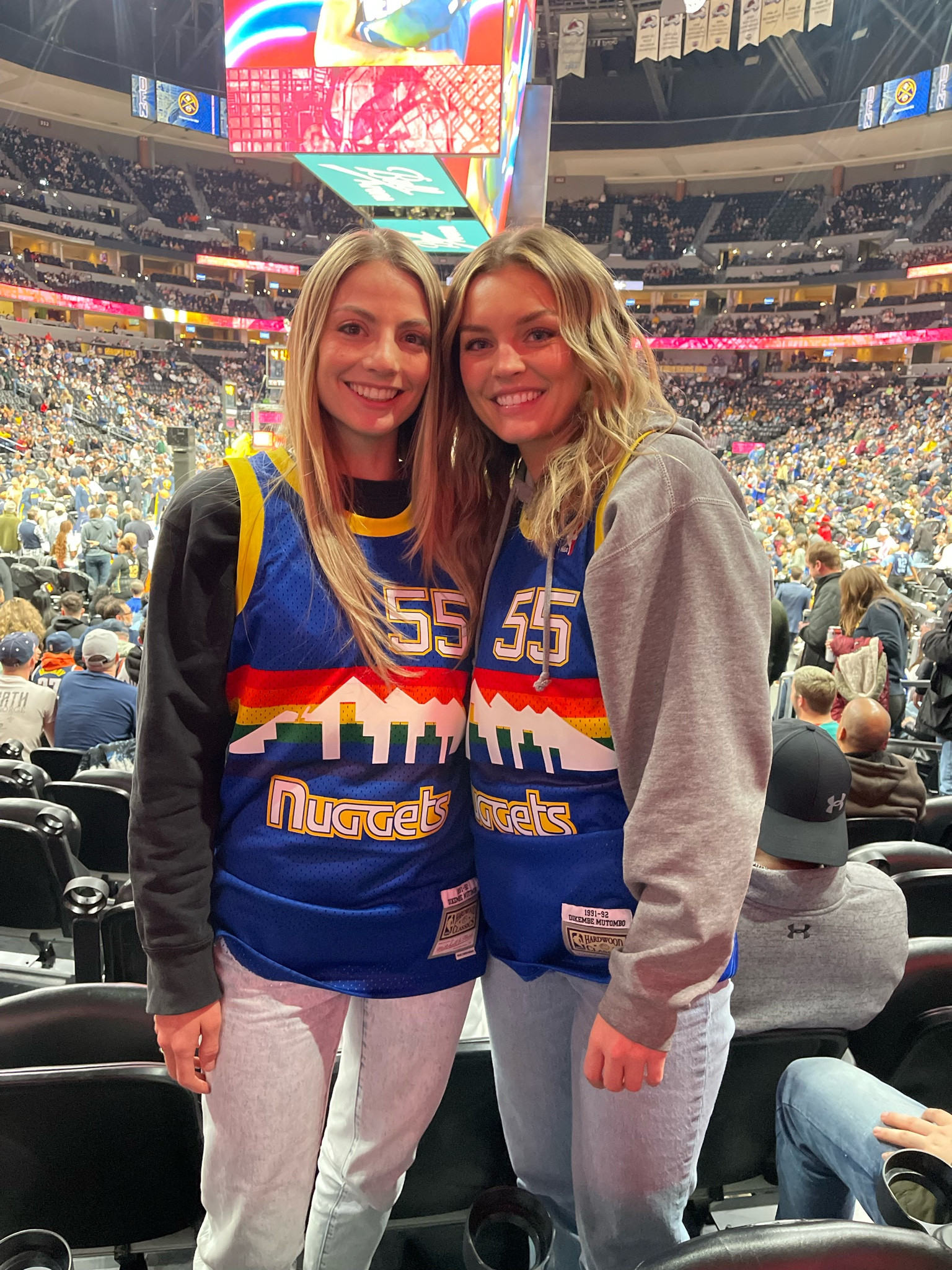 Go Nuggets! 

#sportsteams #basketball #jersey #gamedayoutfit 