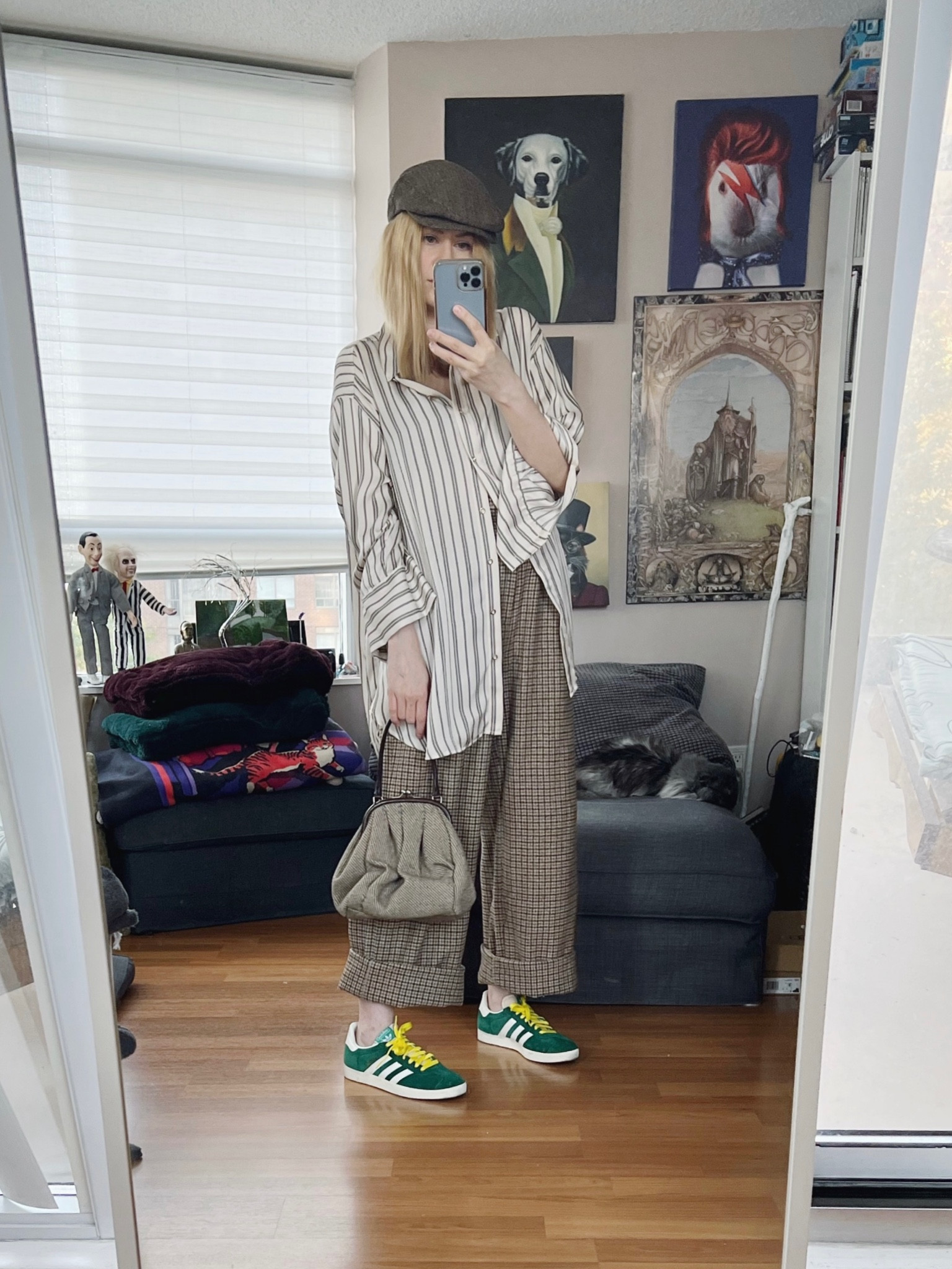 Day 3 of my monochromatic outfit challenge is browns. Brown houndstooth trousers, light brown with chocolate striped shirt, brown tweed hat and handbag. I did green shoes though because I took cues from the Dries Van Noten spring/summer 24 show and added yellow laces to my green sneakers.
Handbag vintage Miu Miu.

•
.  #falllook  #torontostylist #StyleOver40  #secondhandFind #fashionstylist #FashionOver40  #vintagemiumiu #monochromaticoutfit #flatcap #MumStyle #genX #genXStyle #shopSecondhand #genXInfluencer #WhoWhatWearing #genXblogger #secondhandDesigner #Over40Style #40PlusStyle #Stylish40


#LTKstyletip #LTKitbag #LTKover40