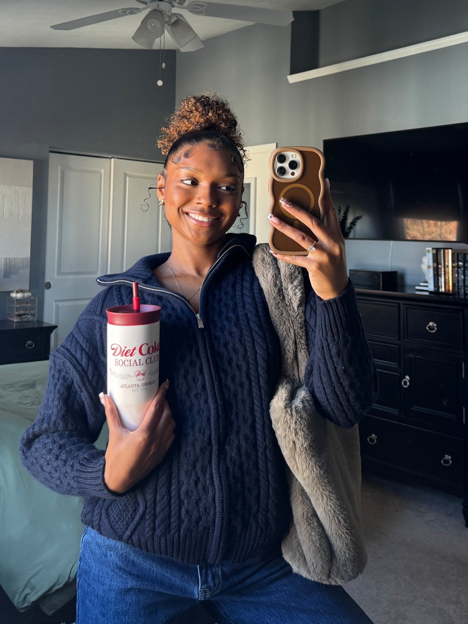  #ad Me & my emotional support cup ❤️the new Owala x Diet Coke carbonated friendly tumbler!! @owala @dietcoke @target #Owala #DietCoke #OwalaTargetExclusive #TargetPartner #Target