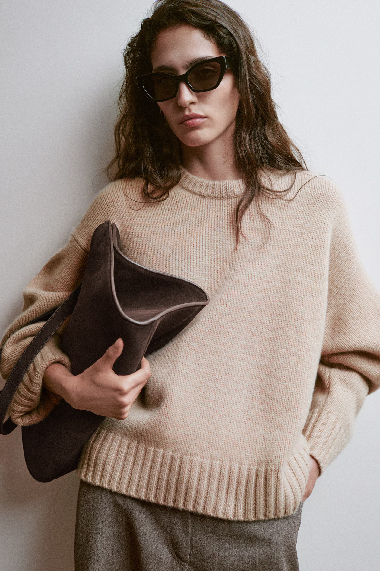 CHUNKY CASHMERE CREW-NECK JUMPER - BEIGE | COS GB | COS UK