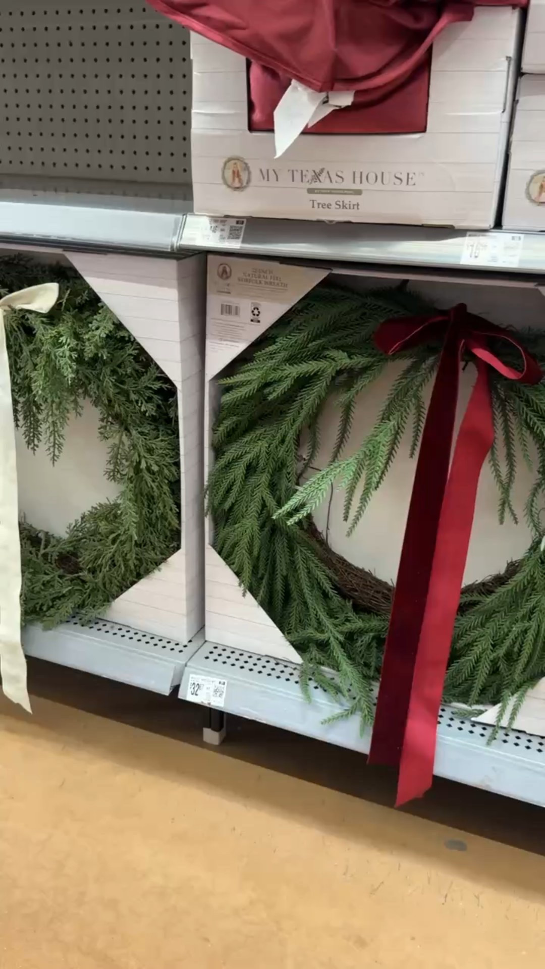 The most gorgeous wreaths!! Shop here!

Holiday, wreath, Christmas 

#LTKHome #LTKSeasonal #LTKStyleTip