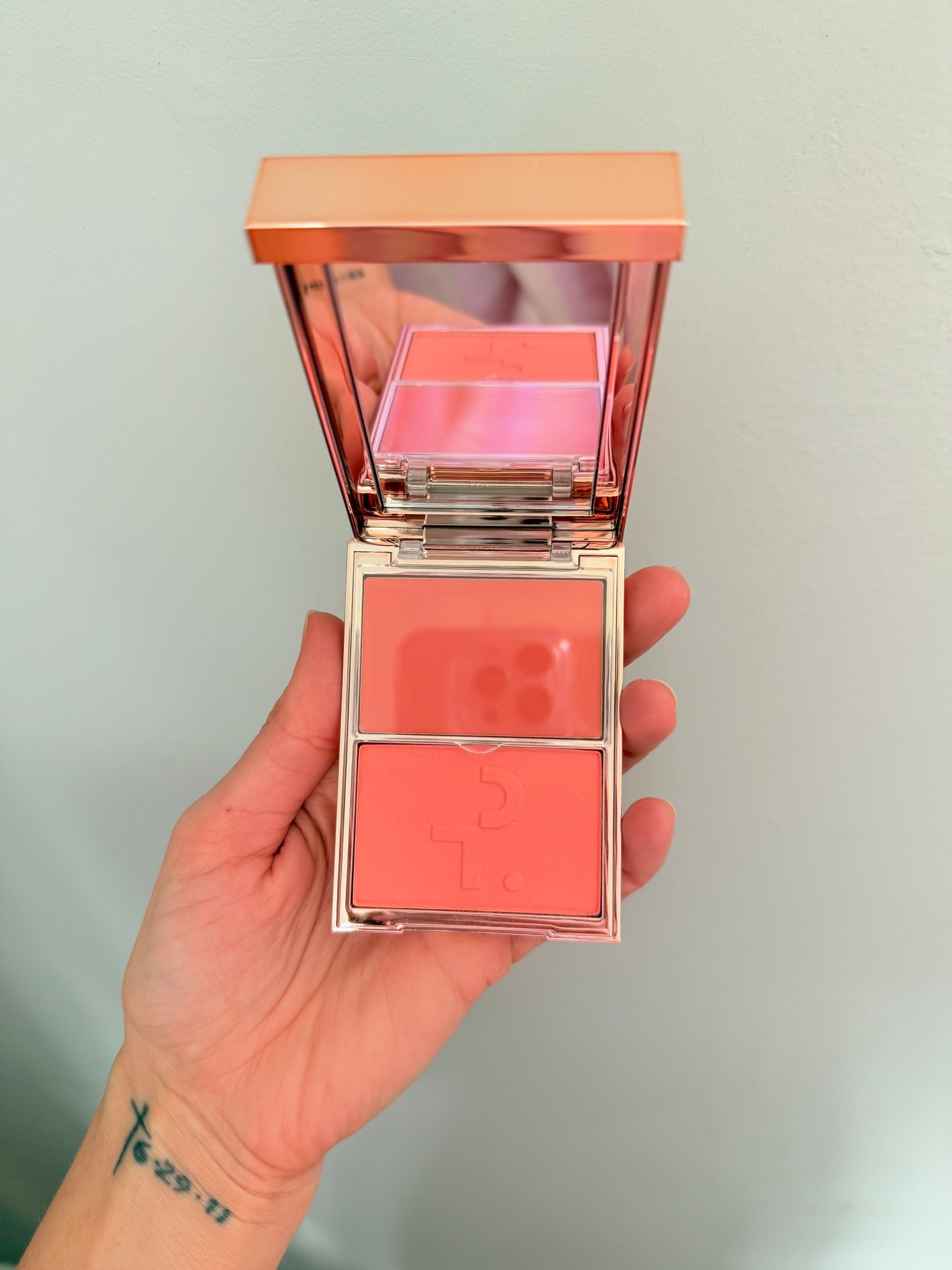 Shade: She’s the moment!

#LTKStyleTip #LTKBeauty #LTKGiftGuide