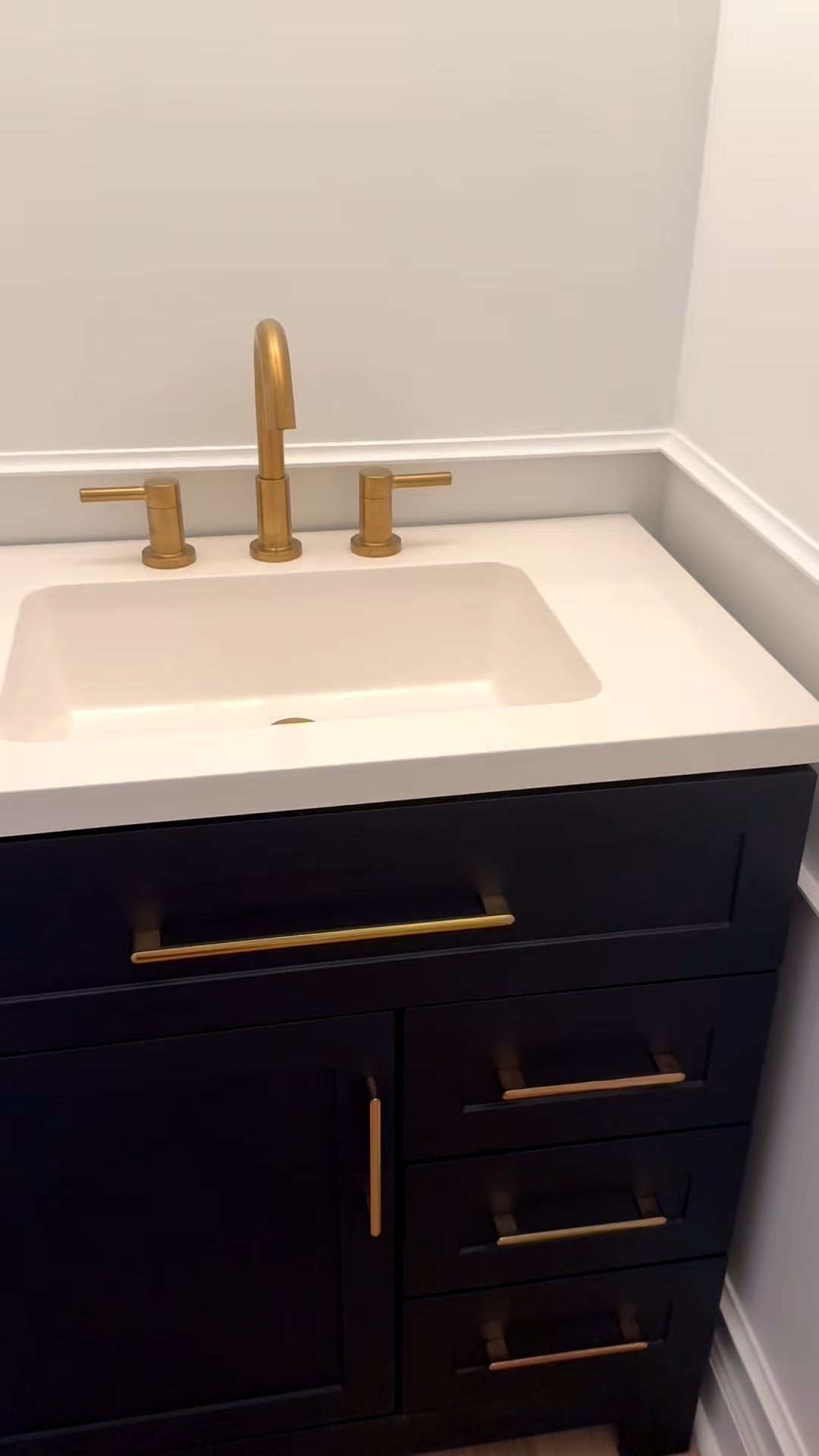 Another home project checked off the list today 🤩 #homedecor #homeimprovement #wallpaper #homerenovation 

#LTKStyleTip #LTKHome