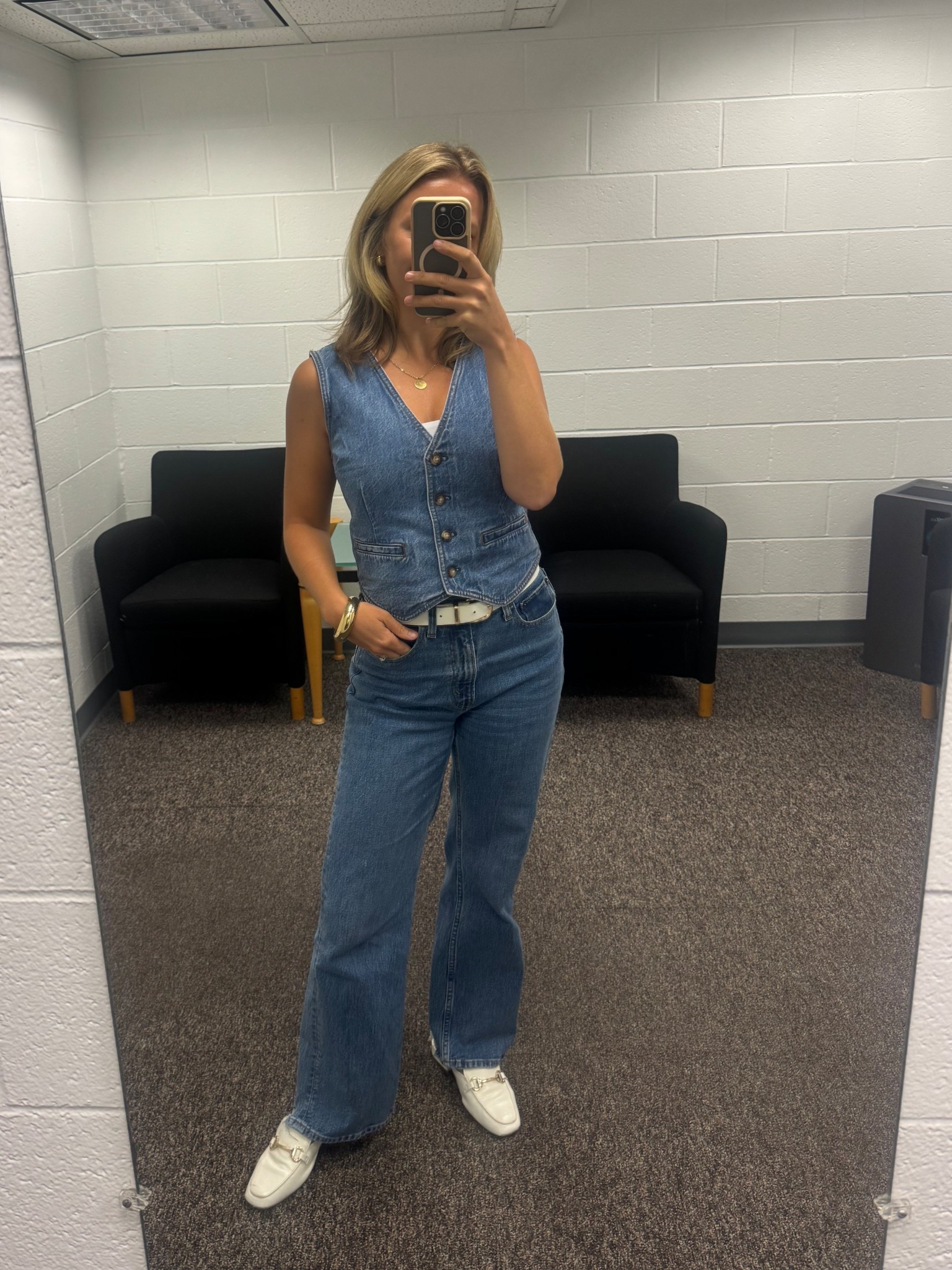 Denim on denim 💙 

#LTKWorkwear #LTKSeasonal #LTKFindsUnder100