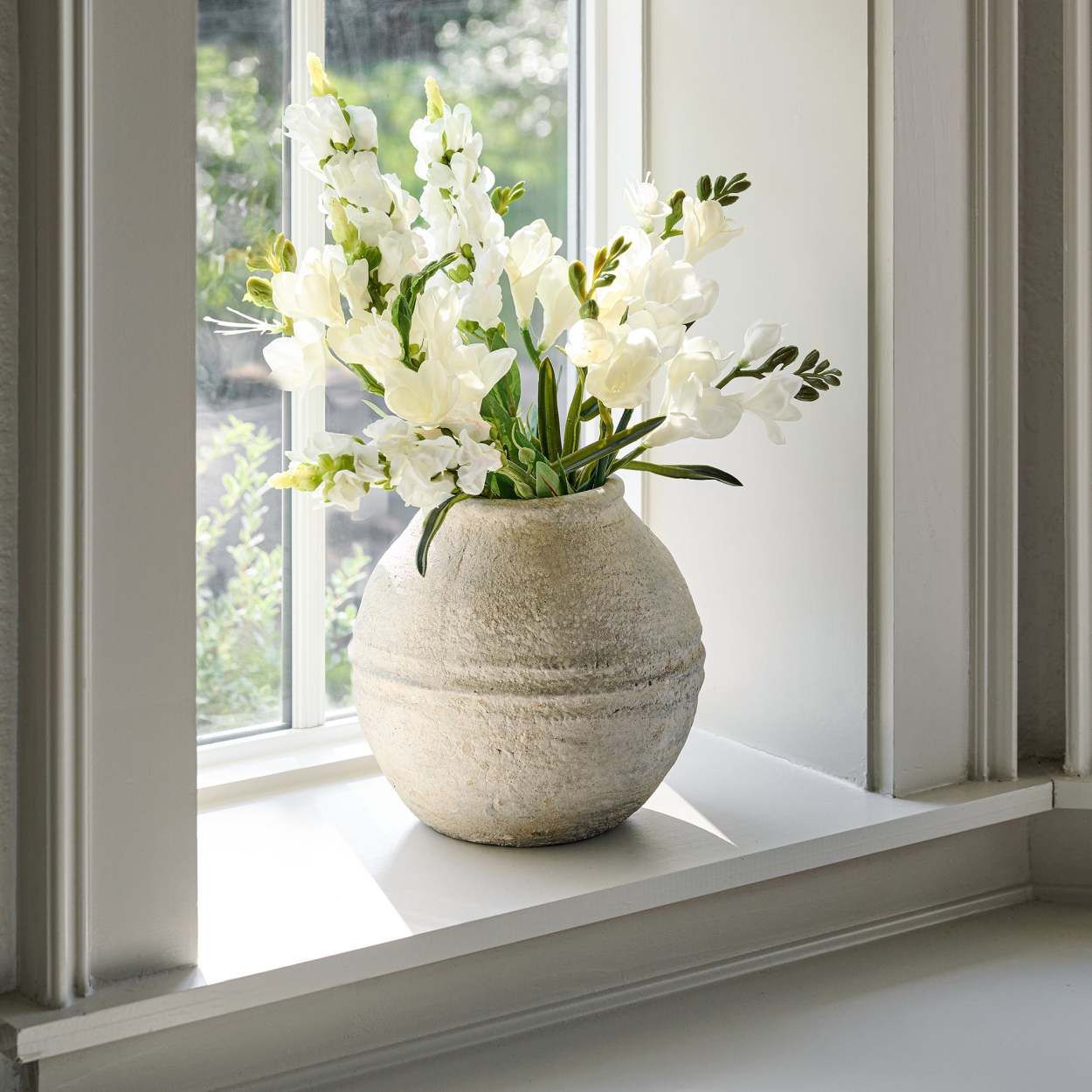 Concrete Round Vase | Magnolia