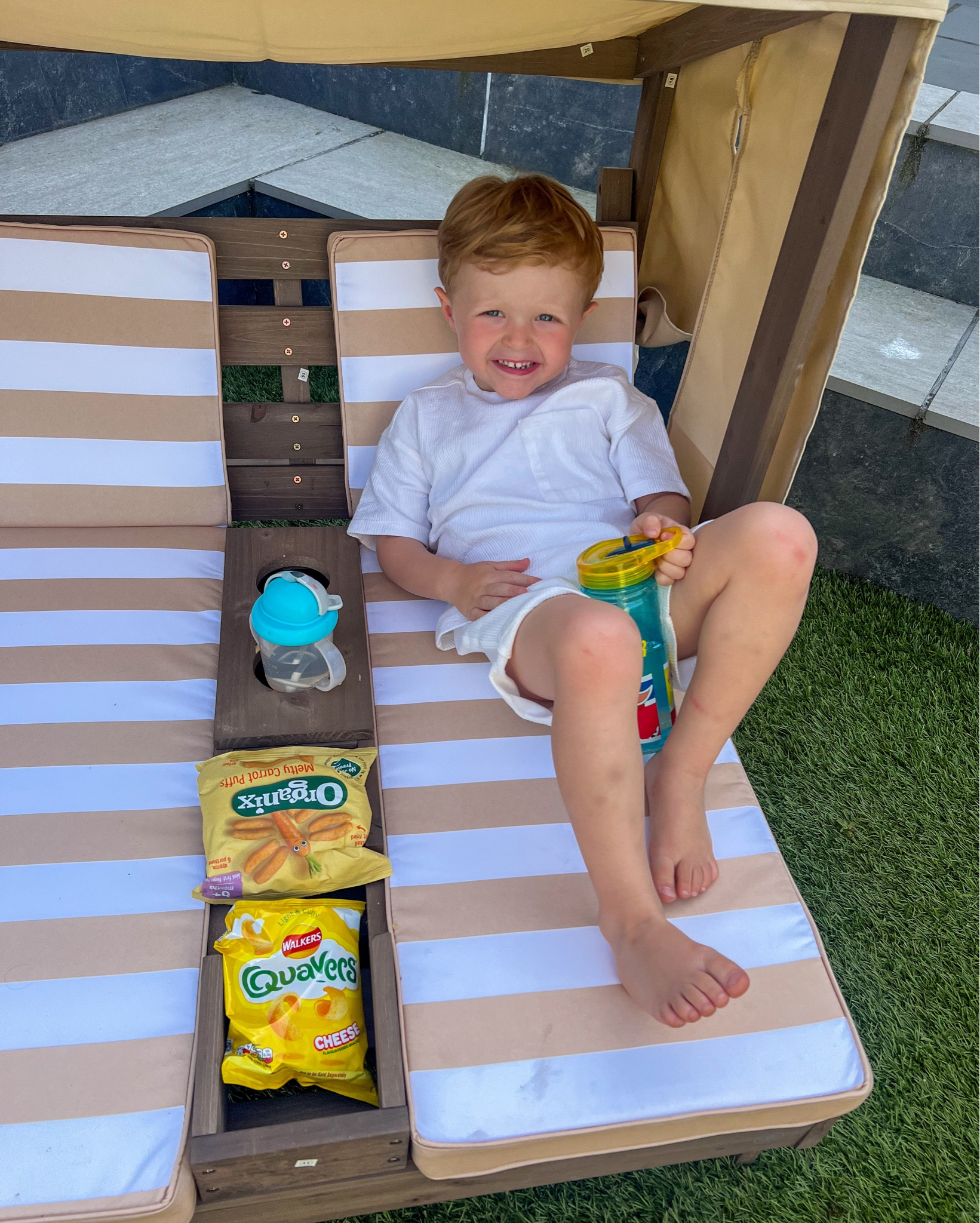 My boys loving there sun lounger 😍🫶🏼 how cute!!! 🥰🥰🥰