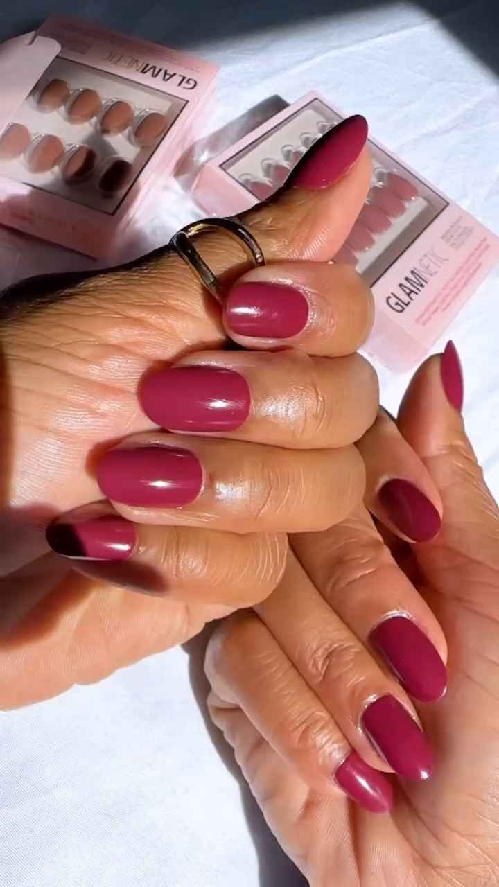 ✨ Glamnetic’s fuss-free, lightweight nails that look salon-perfect every time and last up to 2 weeks!
.
🎄comment NAILS to get this sent to your inbox.
.
Follow @everydaydonia for spring/ summer fashion and everyday outfit ideas and chic mom looks.
.
To shop this post and get my exclusive app only-content follow me on the @shop.ltk @everydaydonia 
.
 #glamneticpartner, #glamneticnails #burgundynails #pressonnailslovers #pressonnailsaddict #momwithstyle #holidaynails💅 #quicknails