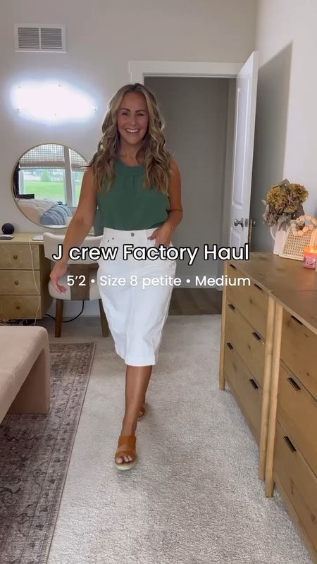 Tag your fellow mom friend that wants easy to put together outfits from an affordable store for Spring. 

J. Crew Factory typically has amazing sales and their clothes for Spring are SO cute 🌸🌺

I am wearing a Medium, Medium petite or 8 in everything 🤍 


#welovestyle #womensfashionblog #fashionbloggerlife #personalstyle #instafashionblogger #fashionguide #womensfashiontips #momoutfit #dressseason #jcrewfactory 

#LTKfindsunder100 #LTKsalealert #LTKstyletip