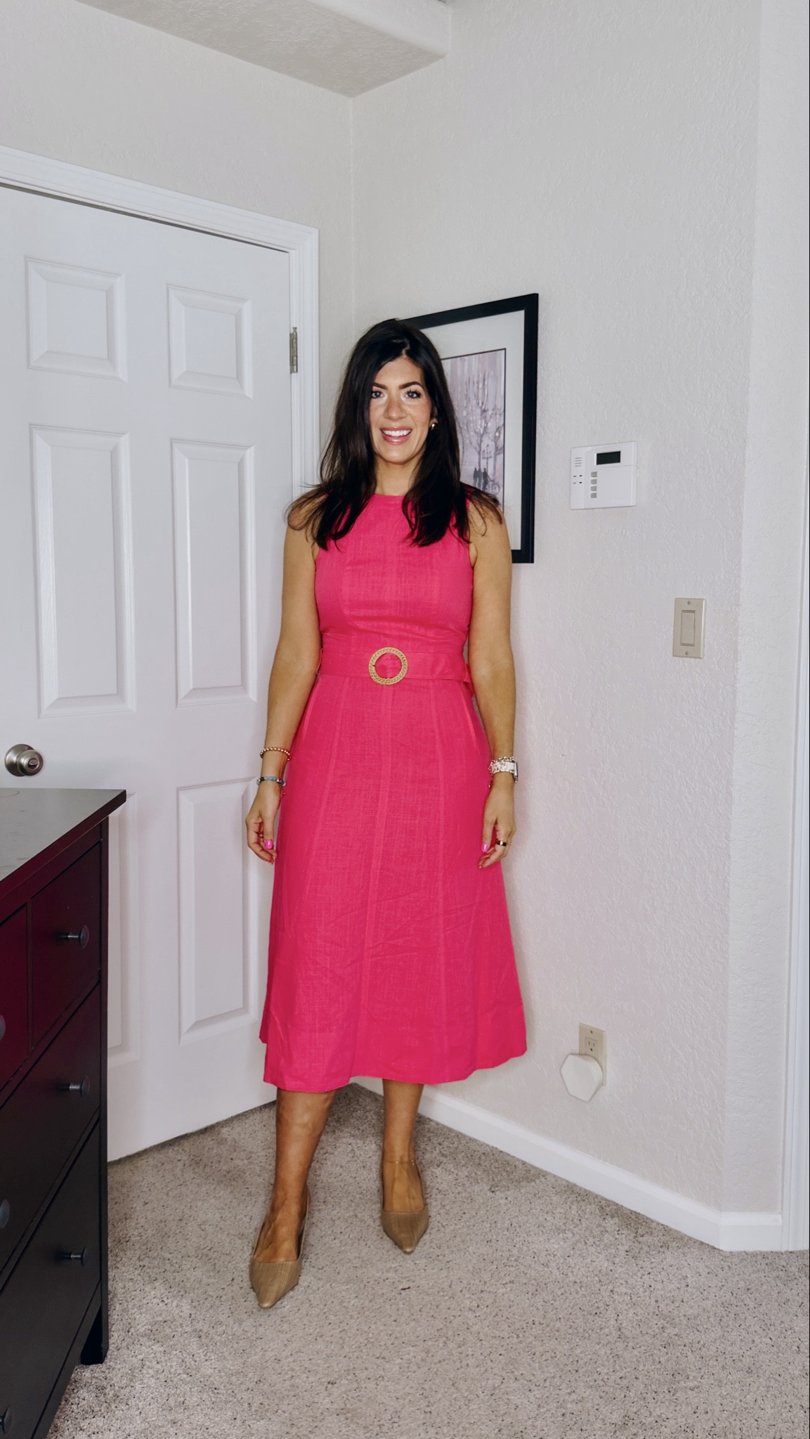 In an 8 linen belted dress 


#LTKSaleAlert #LTKWorkwear #LTKMidsize