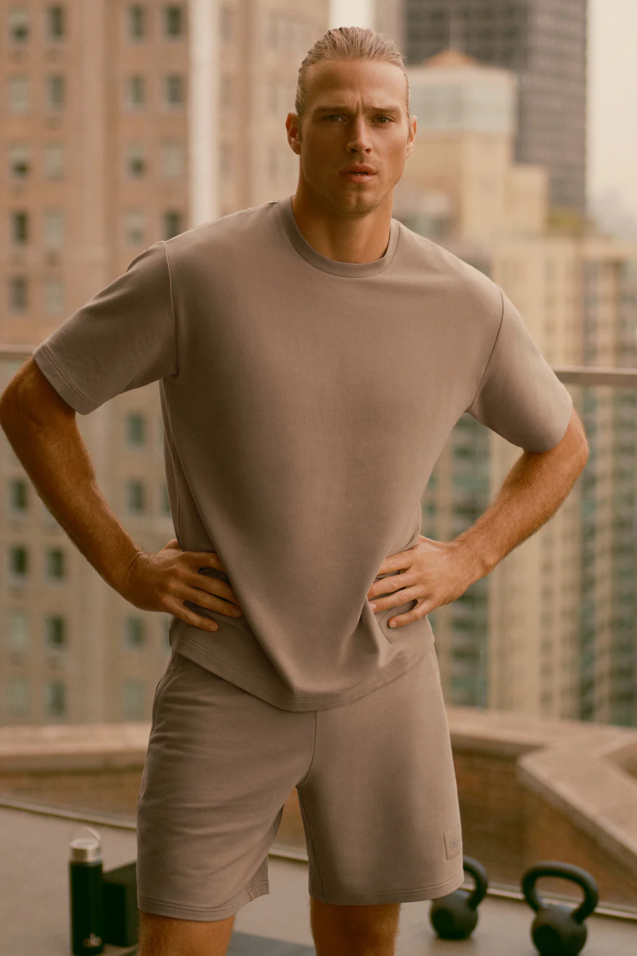 ALO | Double Take Short Sleeve Top in Gravel Beige, Size: XL | Alo Yoga (US)