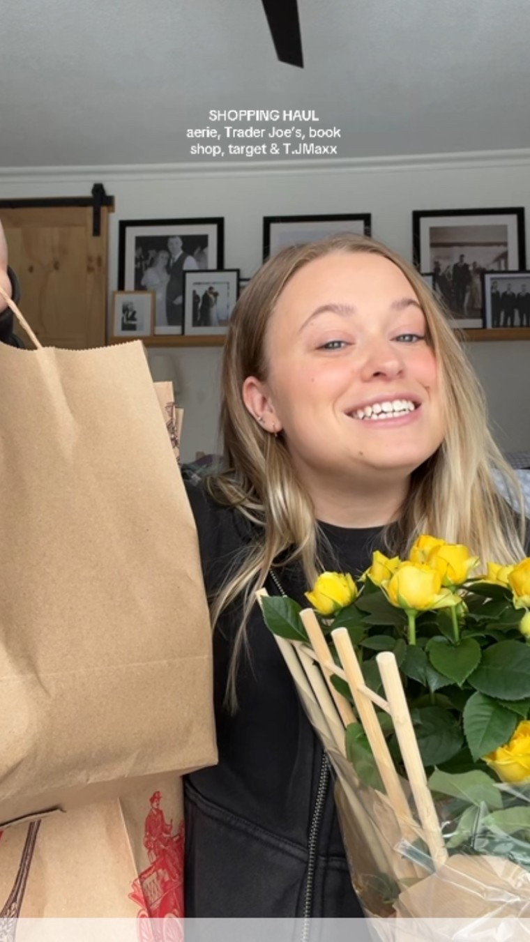 Shopping haul 

Could only link the lip stains, brush, book and aerie top! 

#LTKSaleAlert #LTKSeasonal #LTKGiftGuide