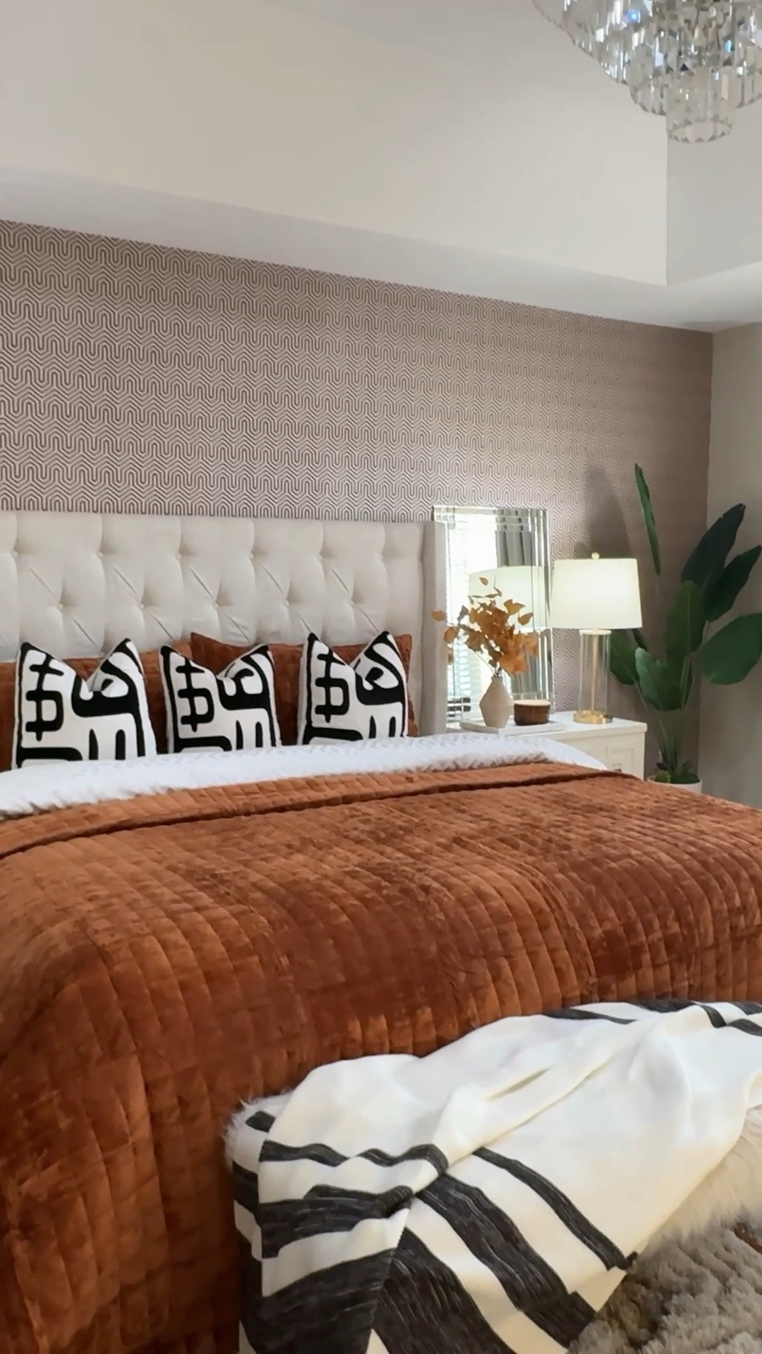 I styled my bedroom for fall with this absolutely gorgeous luxe bedding set. It comes in a variety of colors but this burnt orange is so perfect for fall. Shop below 👇🏽

Fall bedroom home decor 

#LTKStyleTip #LTKHome #LTKSaleAlert