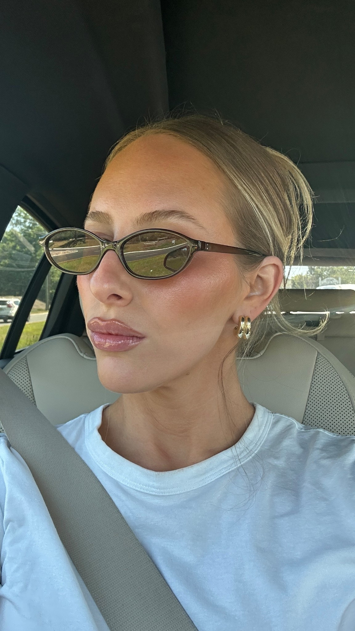5 minute car makeup and it’s a slay 🕶️

#LTKStyleTip #LTKBeauty