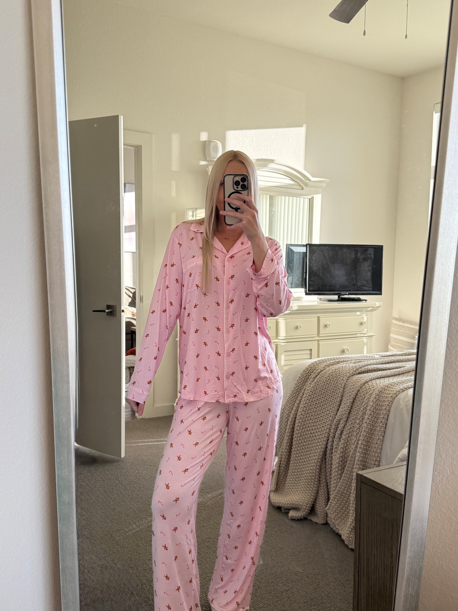 Old Navy Christmas pajamas!! 😍✨ The holiday pjs have launched and sizes sell out so quickly so if you see a print you like definitely order it while it’s in stock!

I ordered 4 pairs - the pink gingerbread pajamas, red bow pajamas and light blue pajama set is so cute! I ordered a size small - one size up because I like them a little bigger.

Things to note: there are no drawstrings at the waist, no pockets and the length is a tad shorter than the Victoria’s Secret modal pajamas. They’re a great price and super cute for the holidays! I’ll link my favorite Victoria’s Secret Christmas pajamas, Eberjey pajamas and Gap pajamas below too!

Modal pajamas, Christmas pajama sets, old navy pajamas, soft pajamas, long sleeve pajamas, winter pajamas, Christmas gift guide

#LTKFindsUnder50 #LTKSaleAlert #LTKSeasonal