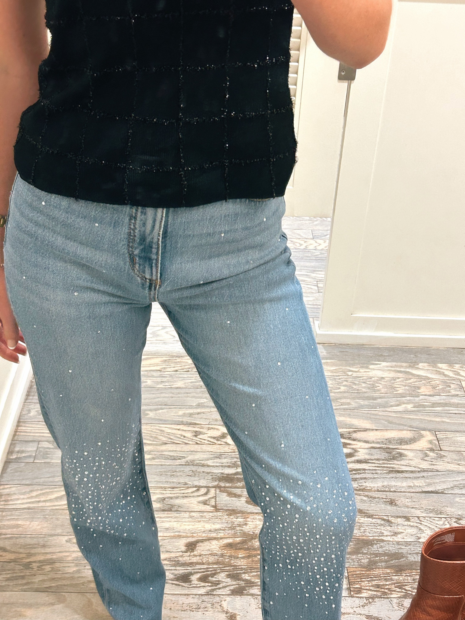 loft rhinestone jeans 

#LTKFindsUnder100 #LTKStyleTip