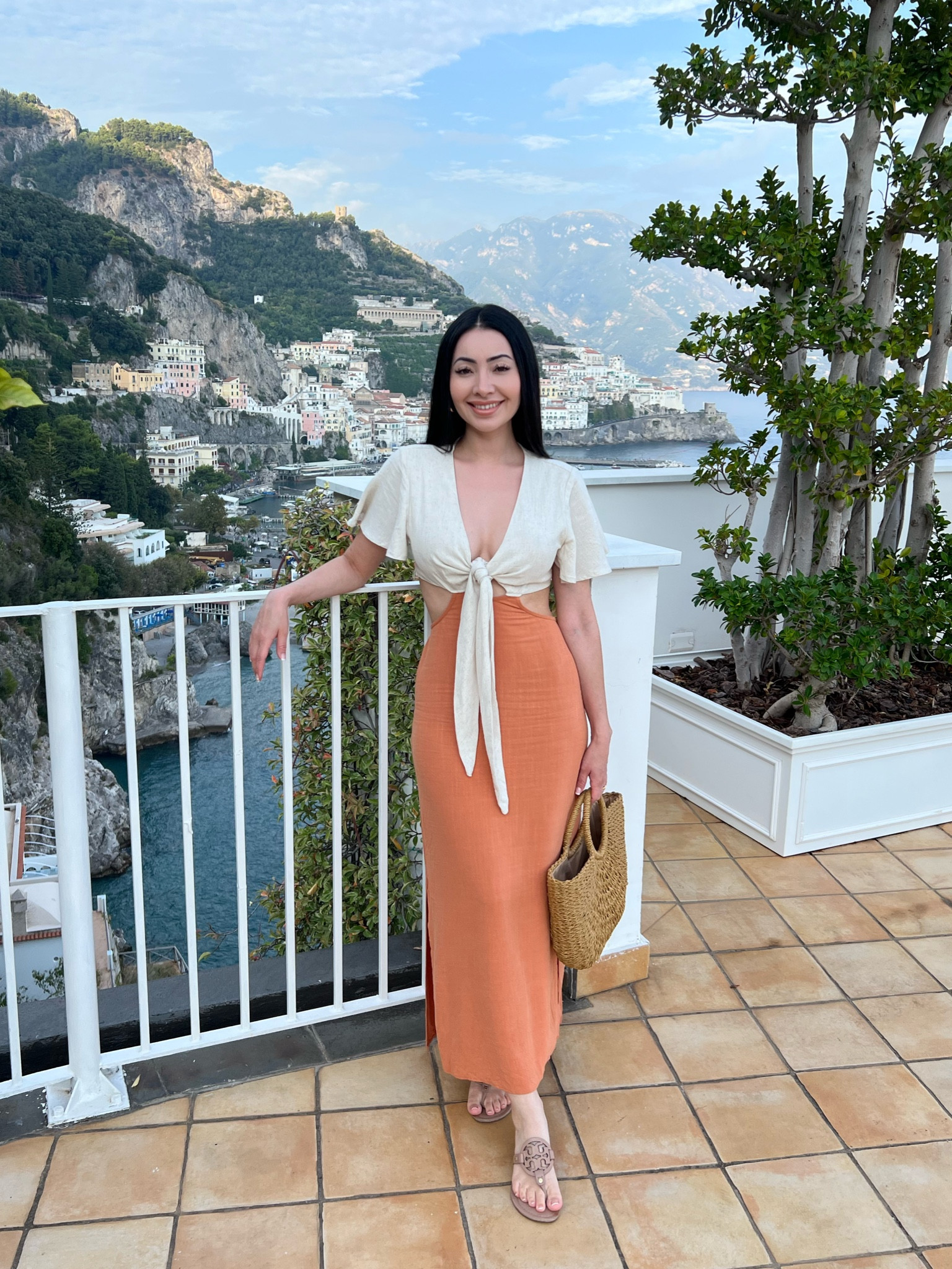 Travel Outfit

Linen dress
Coral dress
Vacation outfit 
Italy outfit
Amalfi coast outfit
Positano outfit 

#LTKeurope #LTKtravel #LTKfindsunder50