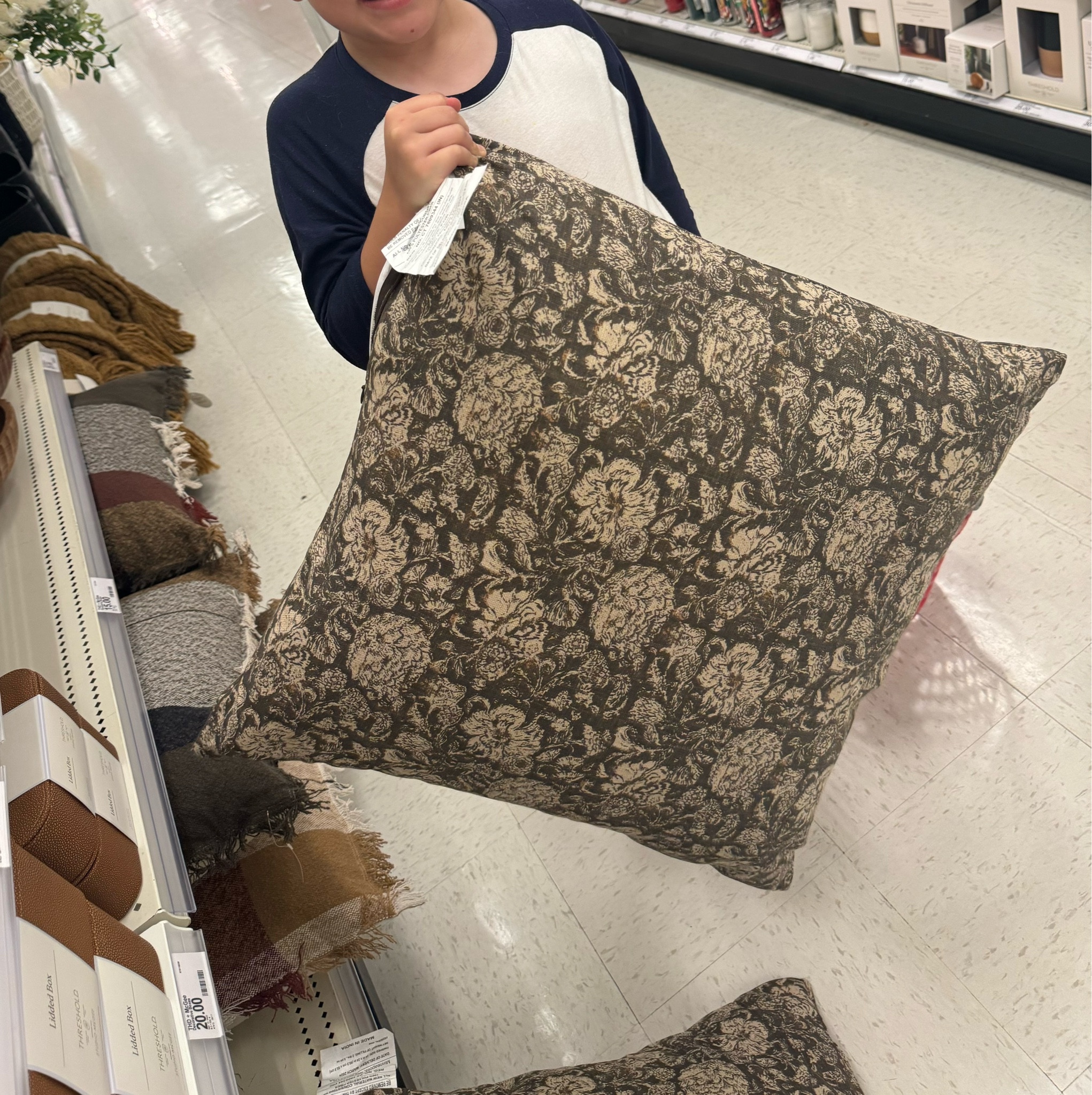 This new pillow arrival so good! The print is way prettier IRL than online.

Studio McGee x Target, Target, Threshold, Home Decor, Throw Pillow

#LTKFindsUnder50 #LTKStyleTip #LTKHome
