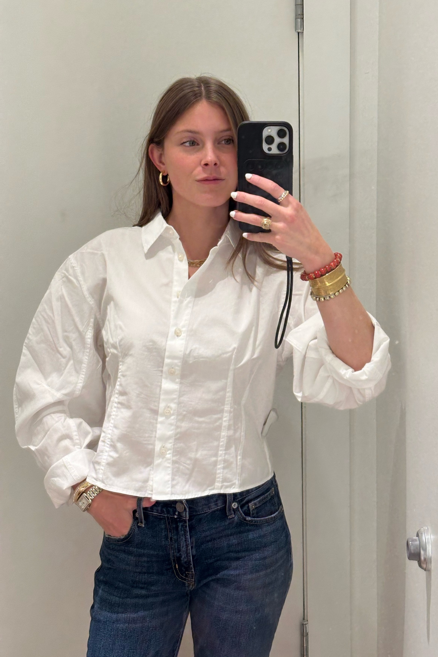 Barrel sleeve top in white!!! Wearing XS

#LTKParties #LTKFindsUnder50 #LTKStyleTip