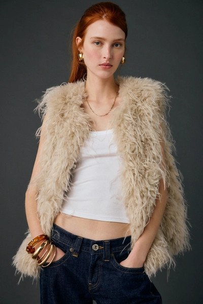 Kimchi Blue Nakita Oversized Faux Fur Vest | Urban Outfitters (US and RoW)