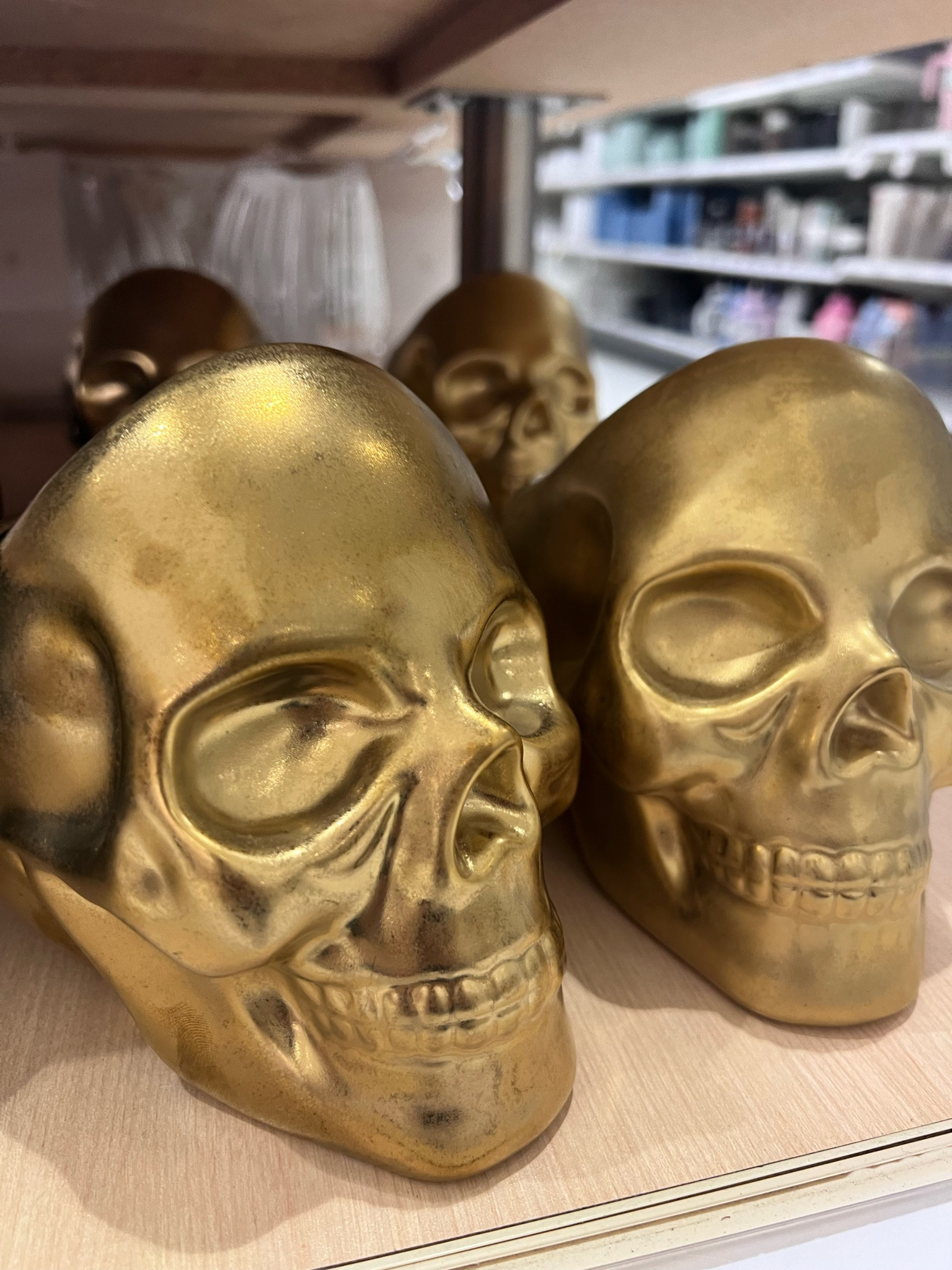 Just creeping it real here with more spooky skull decor for Halloweenn

#LTKHome #LTKSeasonal #LTKParties