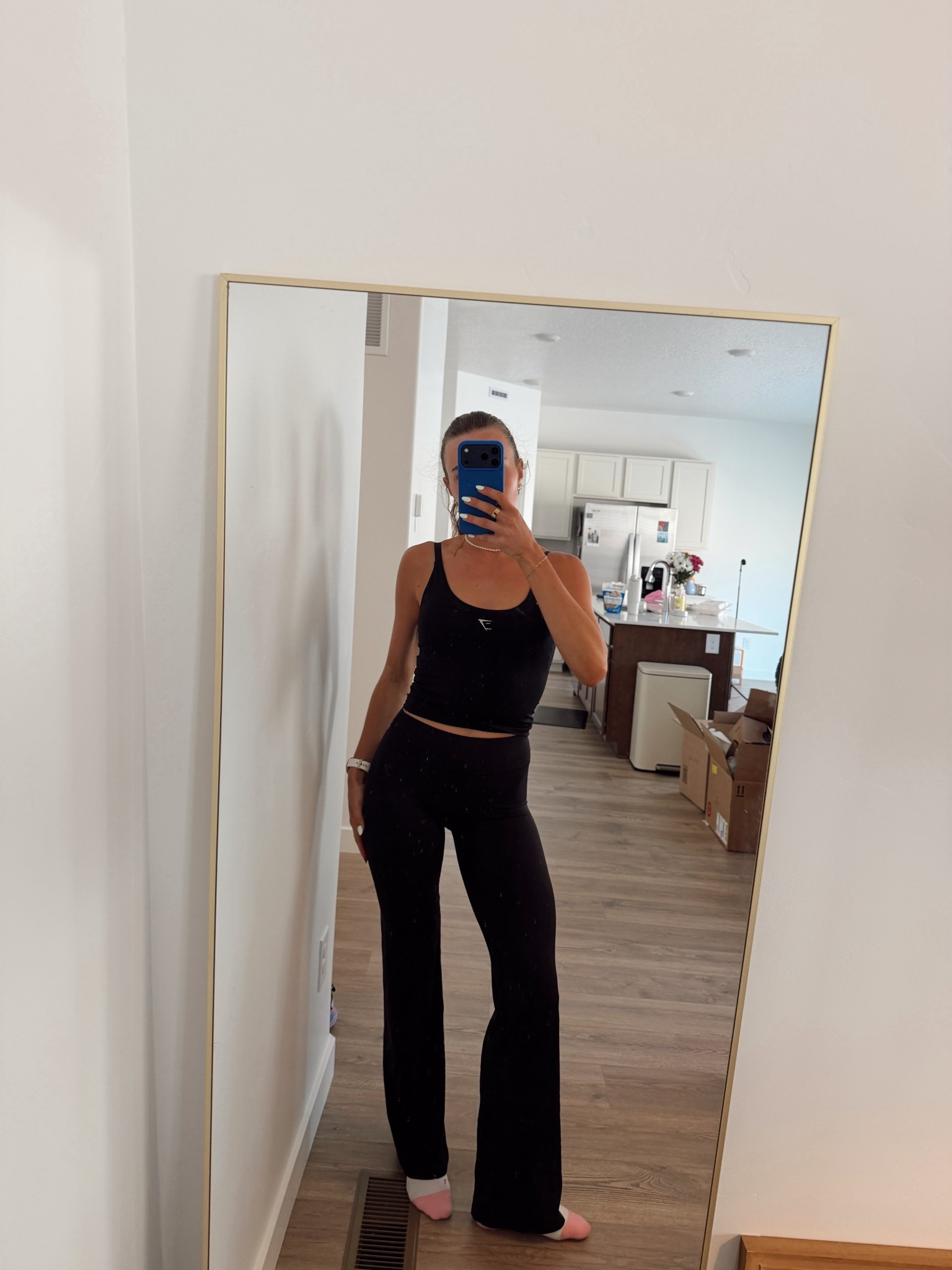 wearing xs tank and small leggings!! gymshark code “nico"