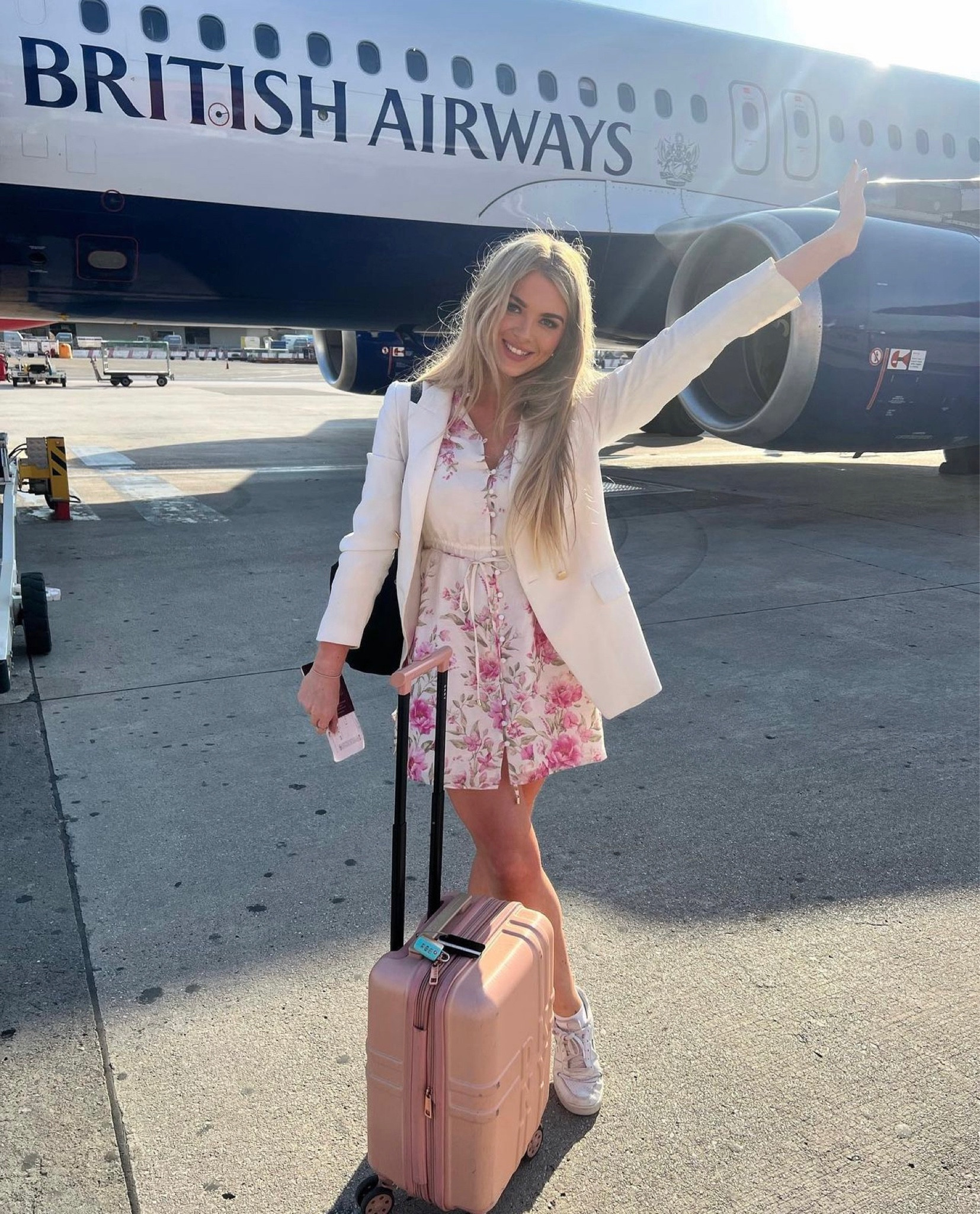 Happiest when travelling 💕🌸 #summerdress #pinkdress #floraldress 

#LTKeurope #LTKunder50 #LTKunder100