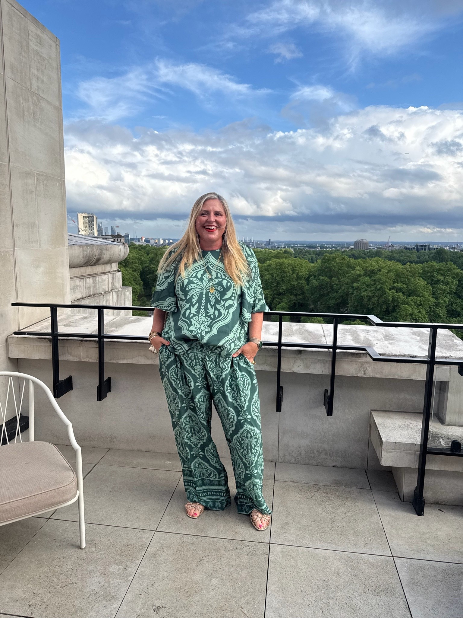 Floaty coord, gold sandals

#LTKsummer #LTKplussize #LTKpartywear