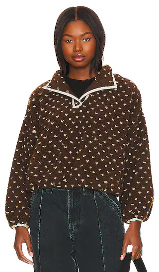 The Countryside Fleece Pullover in Hickory & Cream | Revolve Clothing (Global)