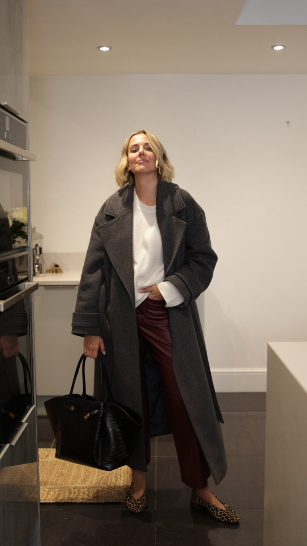 Grey coat
Burgundy leather
Cream knit
Demellier bag 
Leopard print shoes 

#LTKwinter #LTKuk #LTKCyberWeek