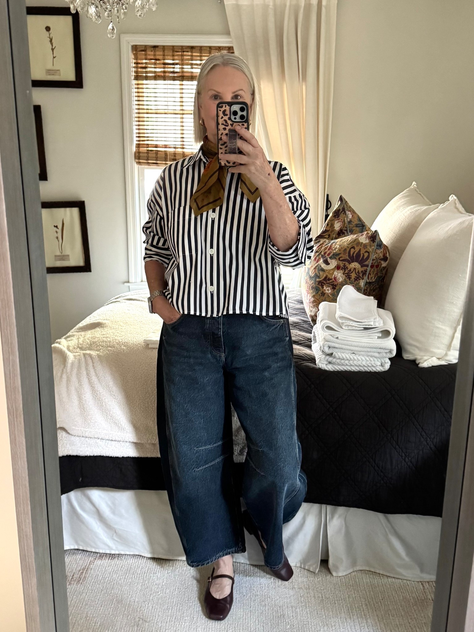 Nice fitting barrel dark denim!

#LTKootd #LTKWorkwear #LTKOver40