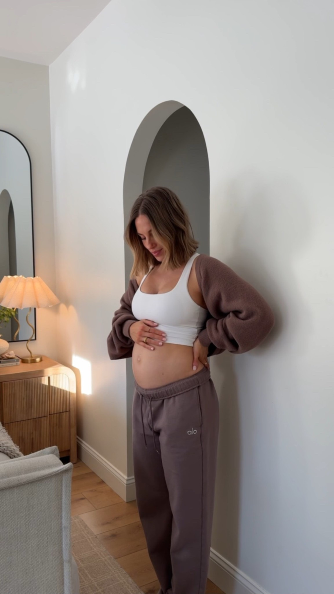 Such a comfy, let-it-all-out kind of fit 😅🤍
Soft layers, easy vibes, and truly the only thing I want to wear lately.
(wearing size small)

#LTKmomlife #LTKBump #LTKootd 