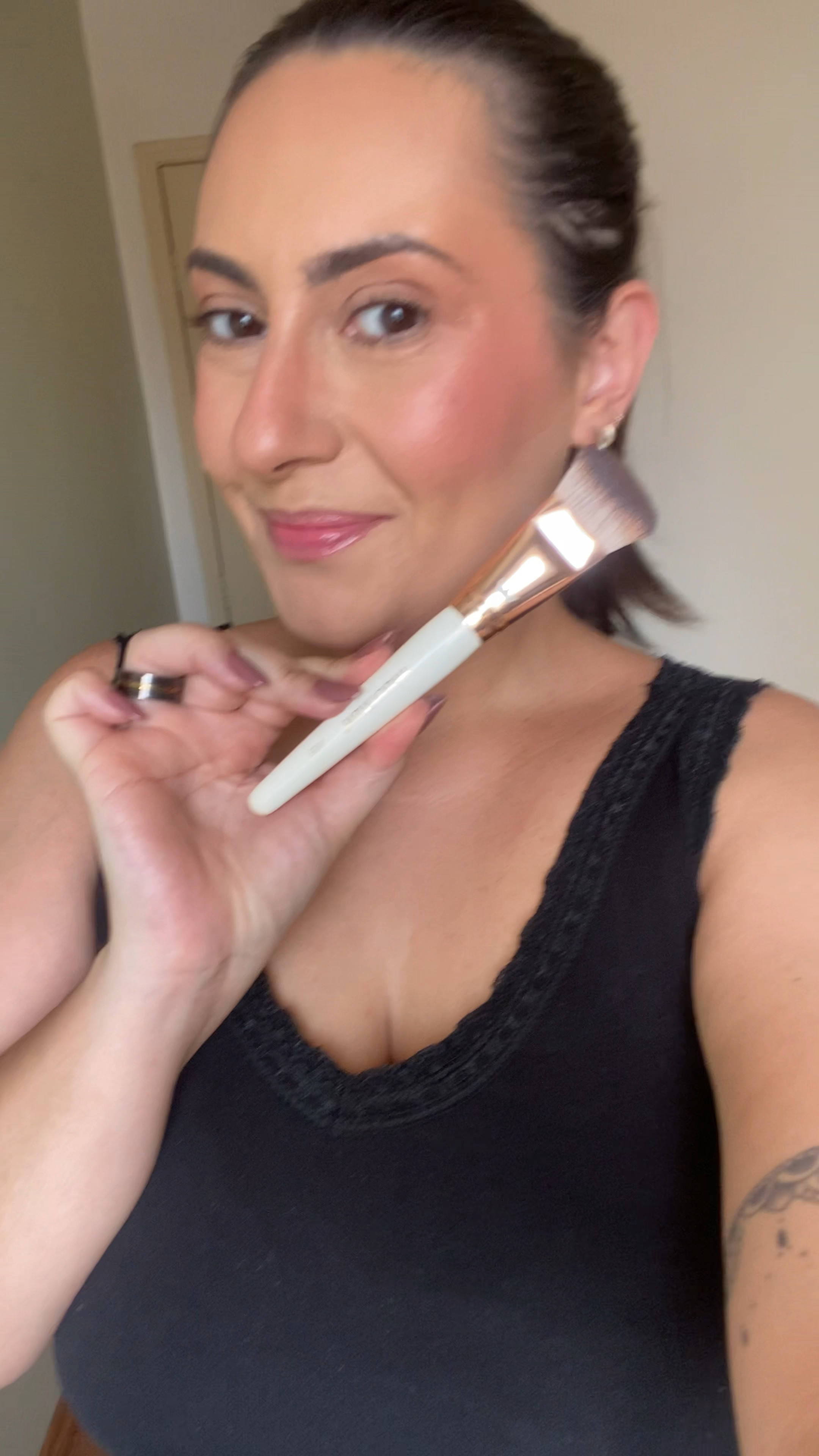 O melhor pincel para aplicar seus produtos cremosos com acabamento profissional!
É o P05 da Macrilan...

#LTKGiftGuide #LTKbeauty #LTKbrasil