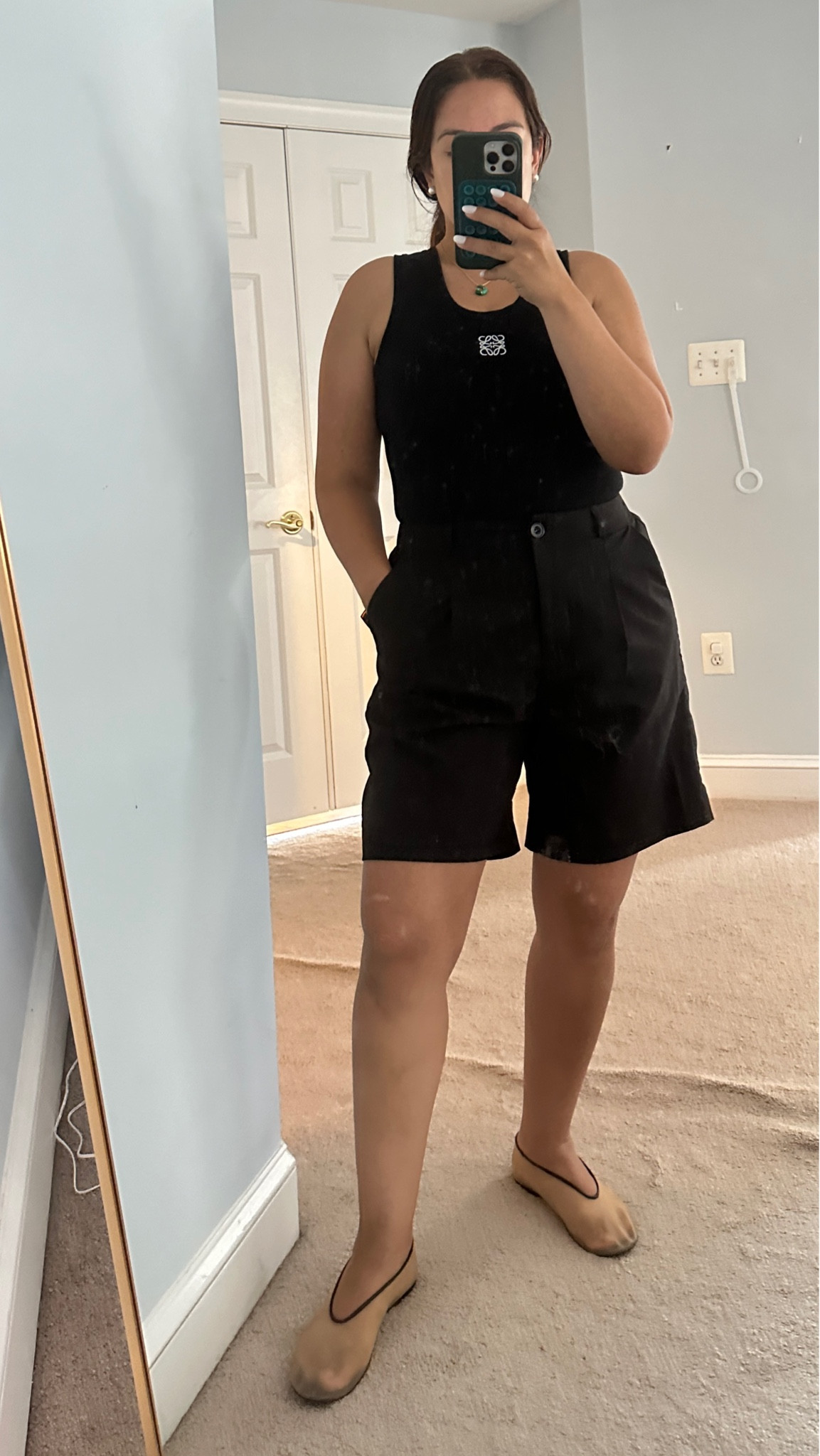 Black is a happy color 

#LTKStyleTip #LTKMidsize
