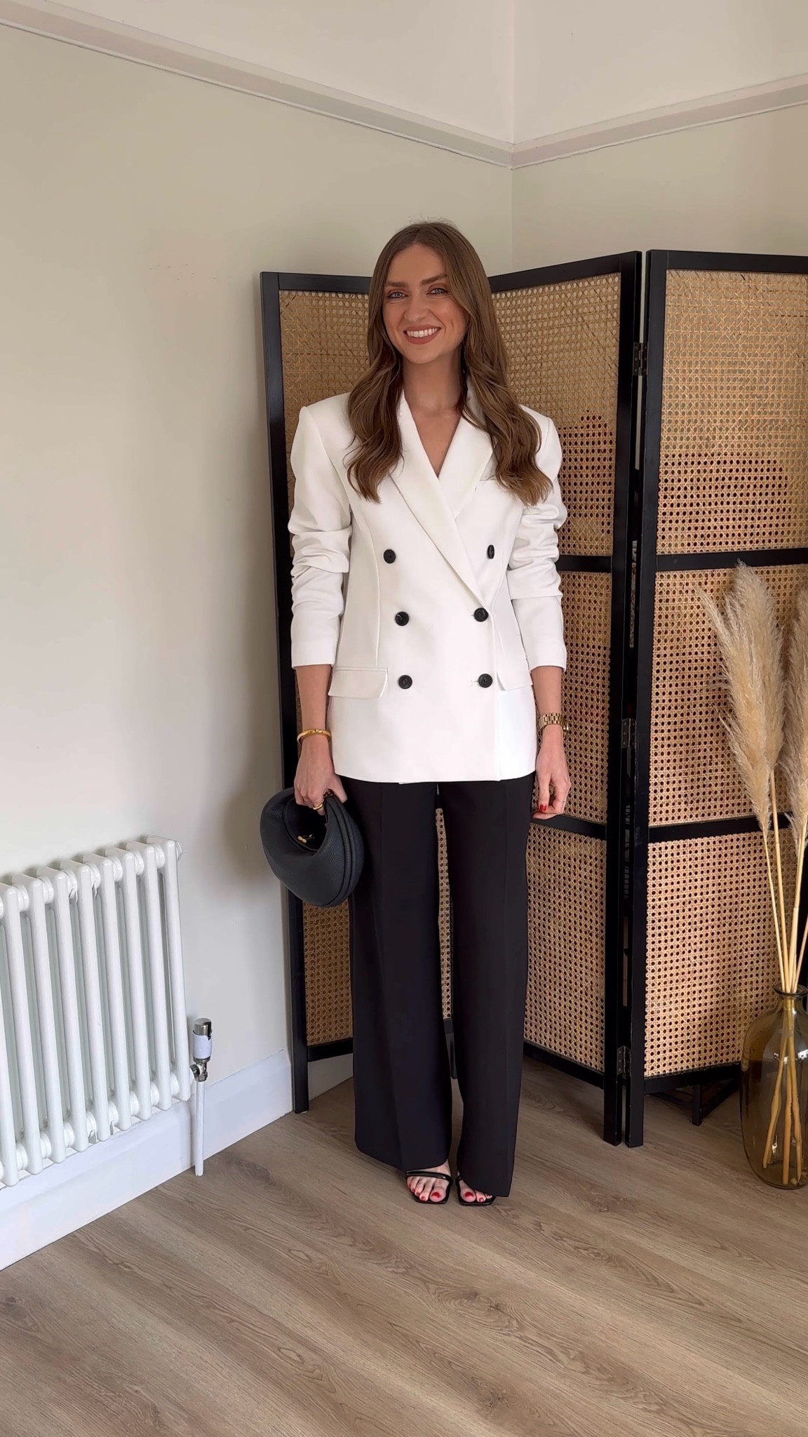 Non-dress options for The Races

Size 8 in the Karen Millen Clean Tailored Double Breasted Blazer


Black wide leg trousers

Songmont Luna bag 

Monica Vinader x Kate Young gold bangle
EMILYBULL20 for 20% off


Black barely there heels


Races outfit, Occasion-wear, Suit styling 
Wedding guest outfit 
