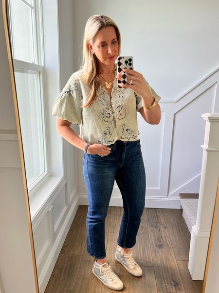 Country Concert Outfit

Free people Top - sized down to a small. 

Pistola Lennon jeans

Golden goose mid star



#LTKstyletip #LTKover40