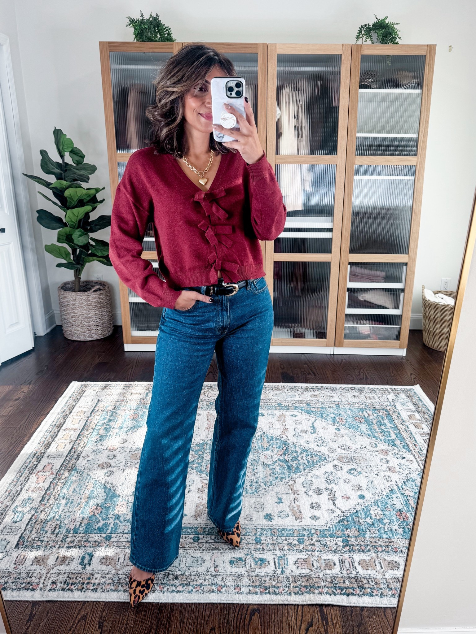 Amazon bow sweater size small
Abercrombie jeans size 26

#LTKFindsUnder100 #LTKStyleTip #LTKHoliday