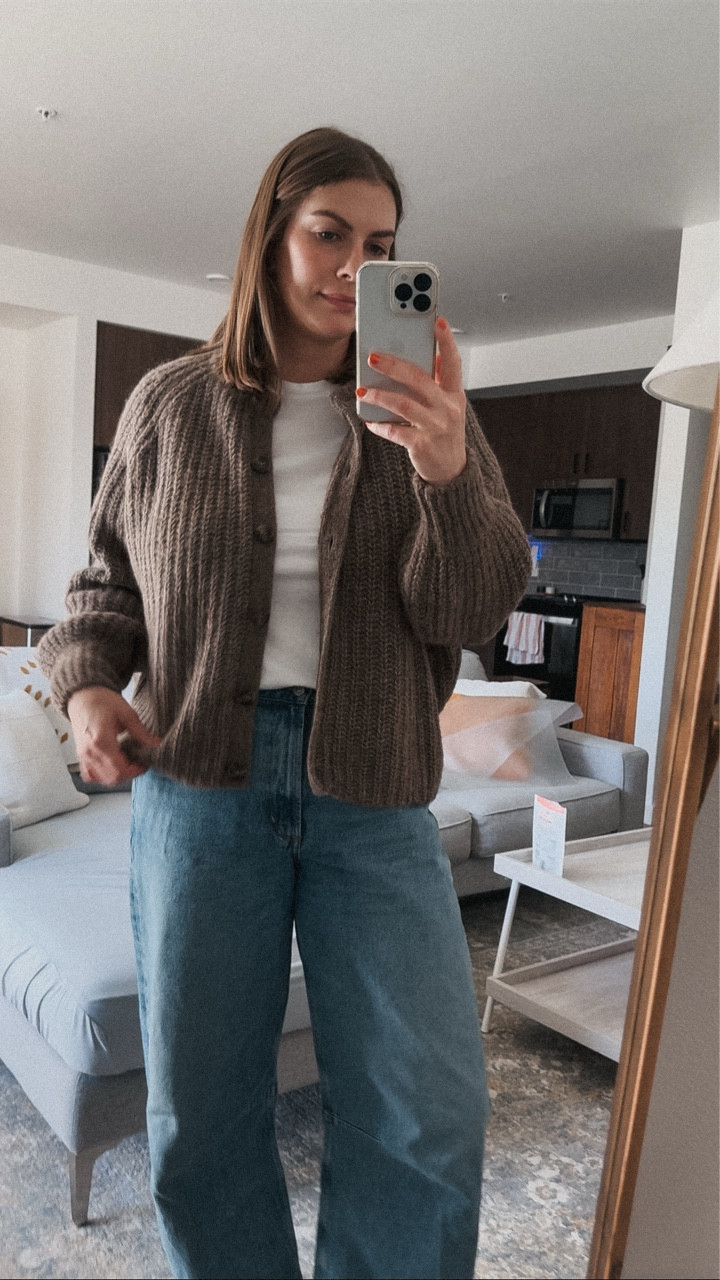 @sezane thank you for the gift 💝

Size 10 fall outfits | Sezane Emile sweater | neutral sweater | Sezane sweater | midsize fall outfits #sezanelovers #giveaway #emilecardigan #sezanesweater #sezaneknitwear #midsizesweater