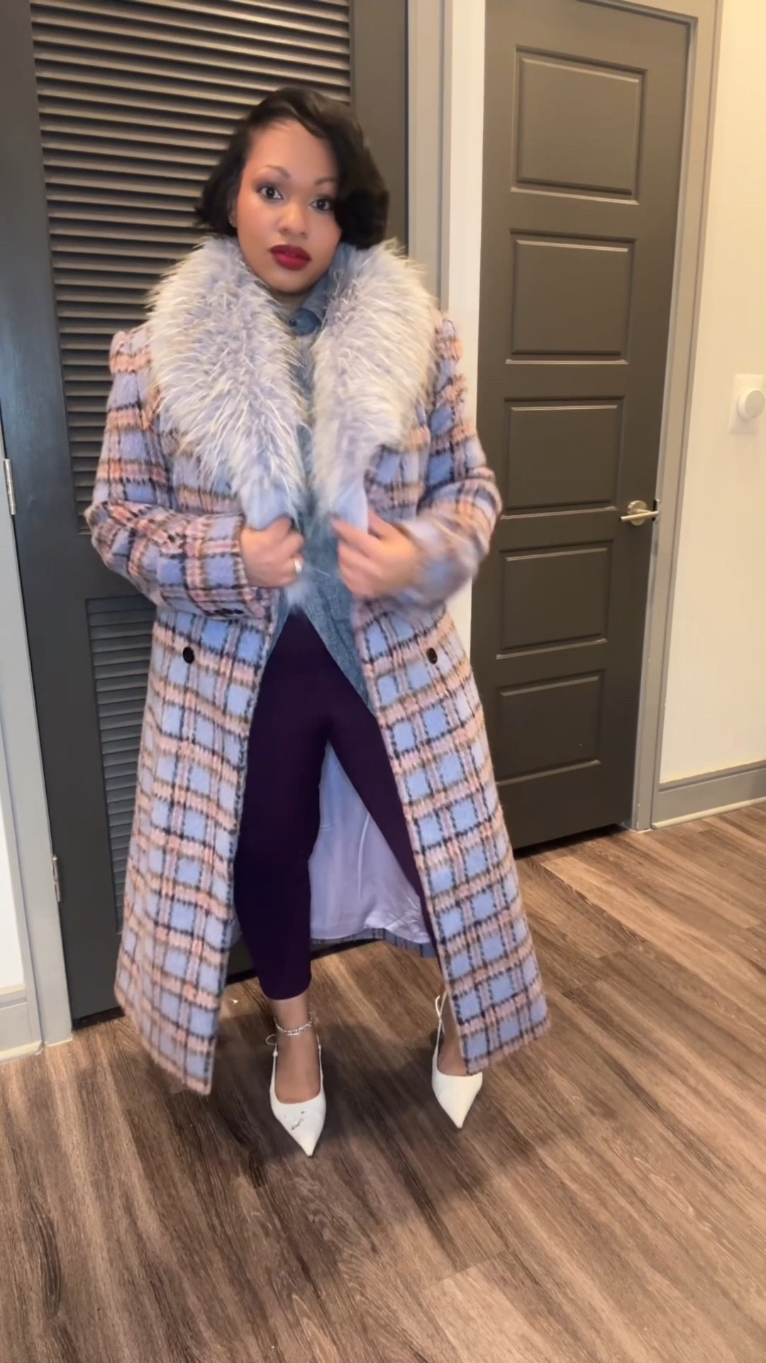 Coat of the Day!

#coat #plaidcoat #akira #fauxfur #trench #lookoftheday

#LTKmorningroutine #LTKgrwm #LTKootd