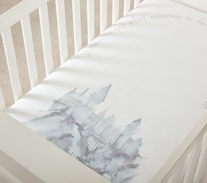 Harry Potter™ Hogwarts™ Picture Perfect Organic Crib Fitted Sheet | Pottery Barn Kids