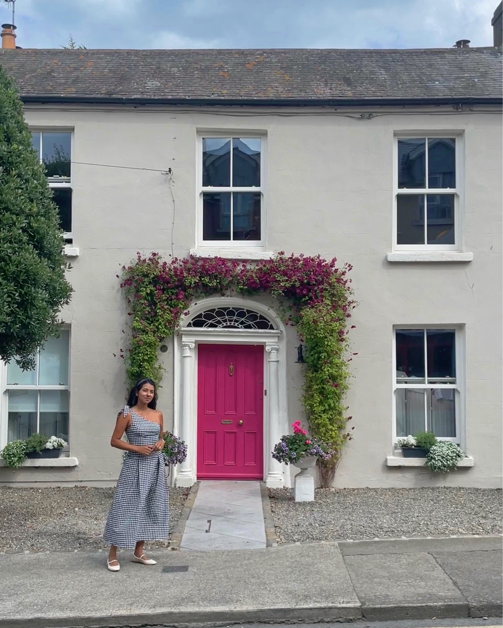 Plaid and flowy while strolling through the small harbor of HOWTH Ireland

#LTKSeasonal #LTKTravel #LTKStyleTip