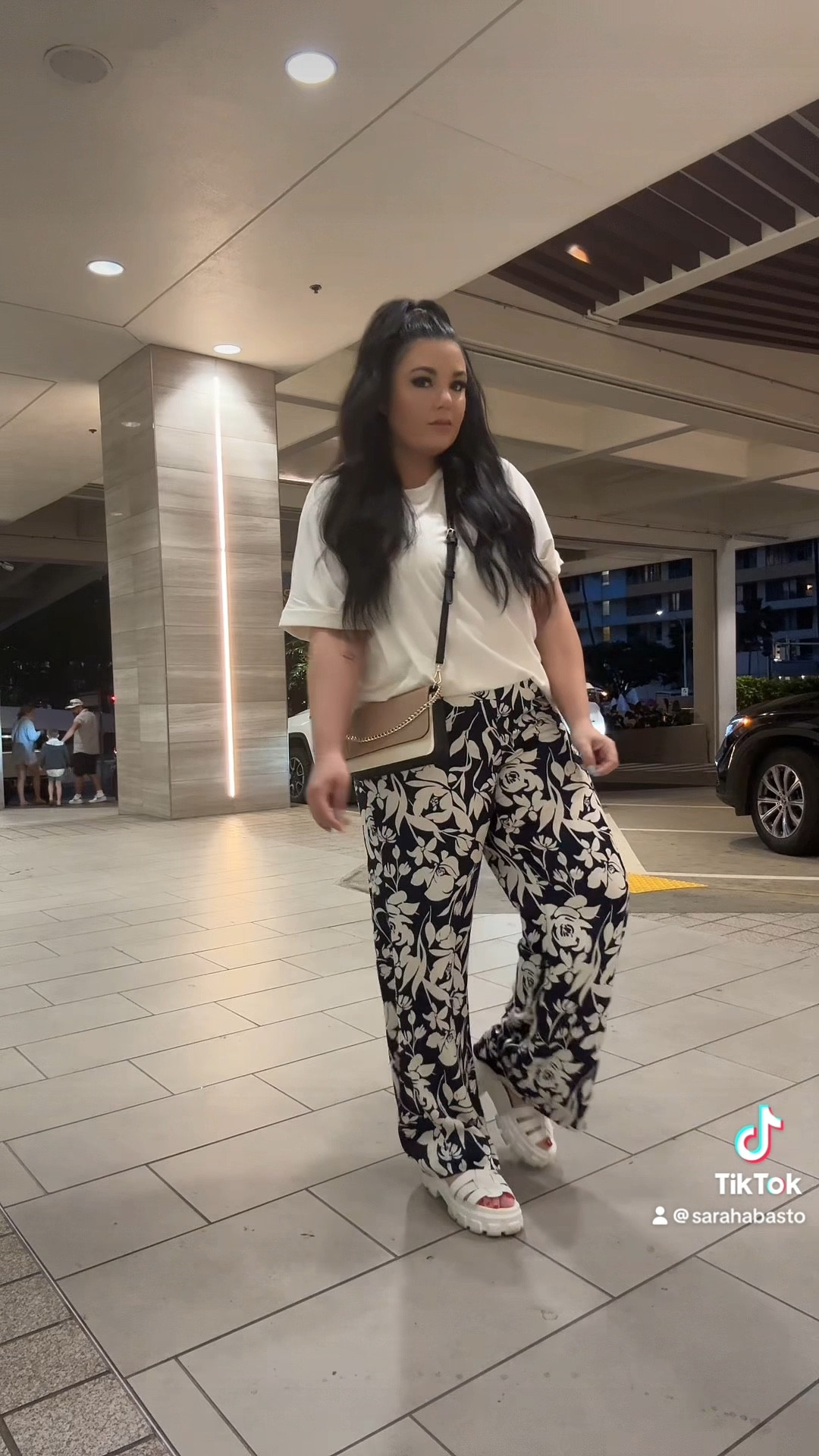 Dinner  out in Honolulu 🍽️ 🌴 

#LTKSaleAlert #LTKPetite #LTKFindsUnder50