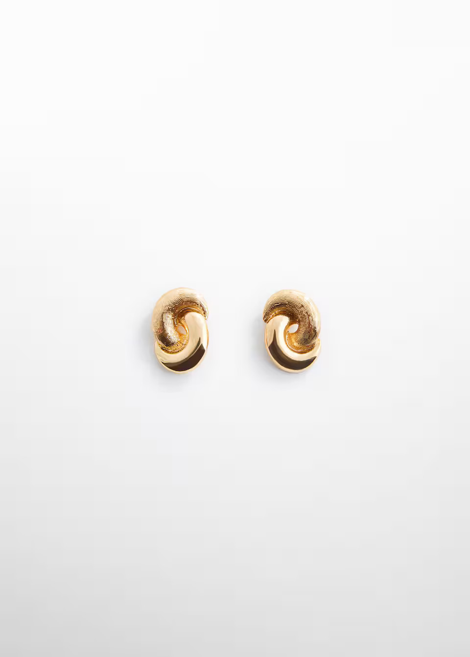 Intertwined hoop earrings -  Woman | Mango Canada | Mango Canada