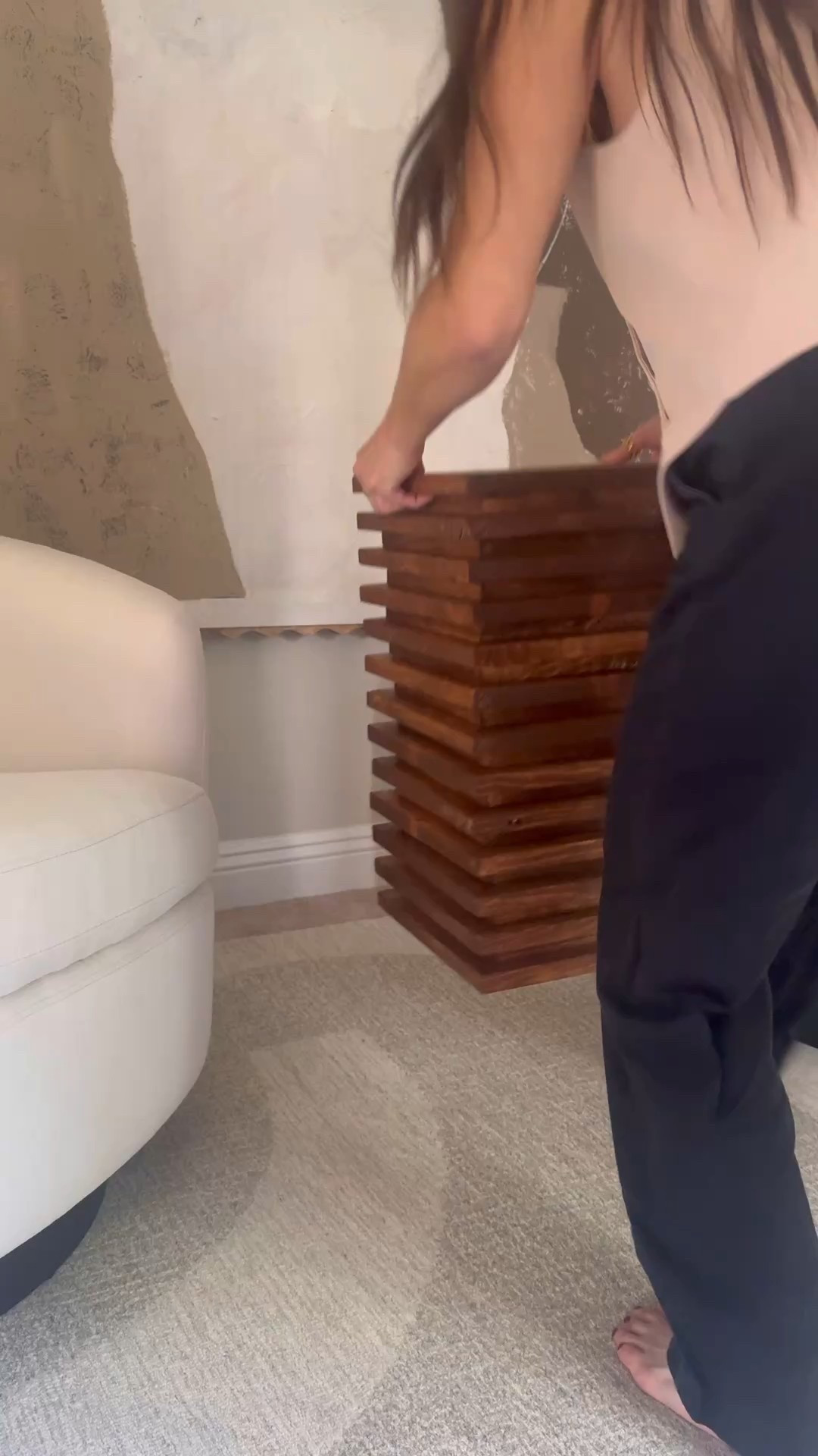 My EASY DIY side table! #diy #diyprojects
